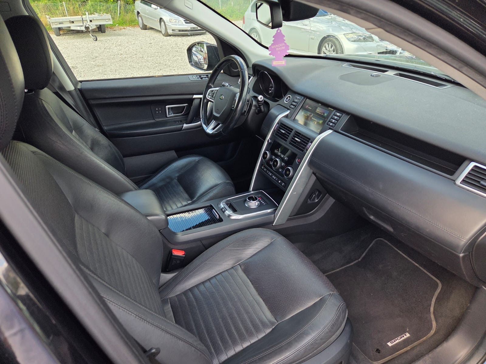 LAND ROVER Discovery Sport 2.0 Si4 HSE Luxury AT9 7 Platz-image-8