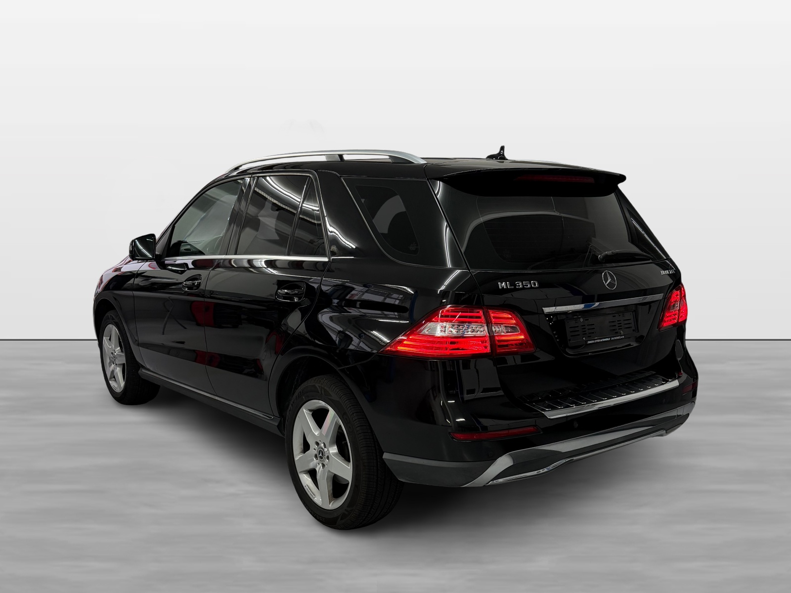 MERCEDES-BENZ ML 350 BlueTEC Executive 4Matic 7G-Tronic-showroom-element-3