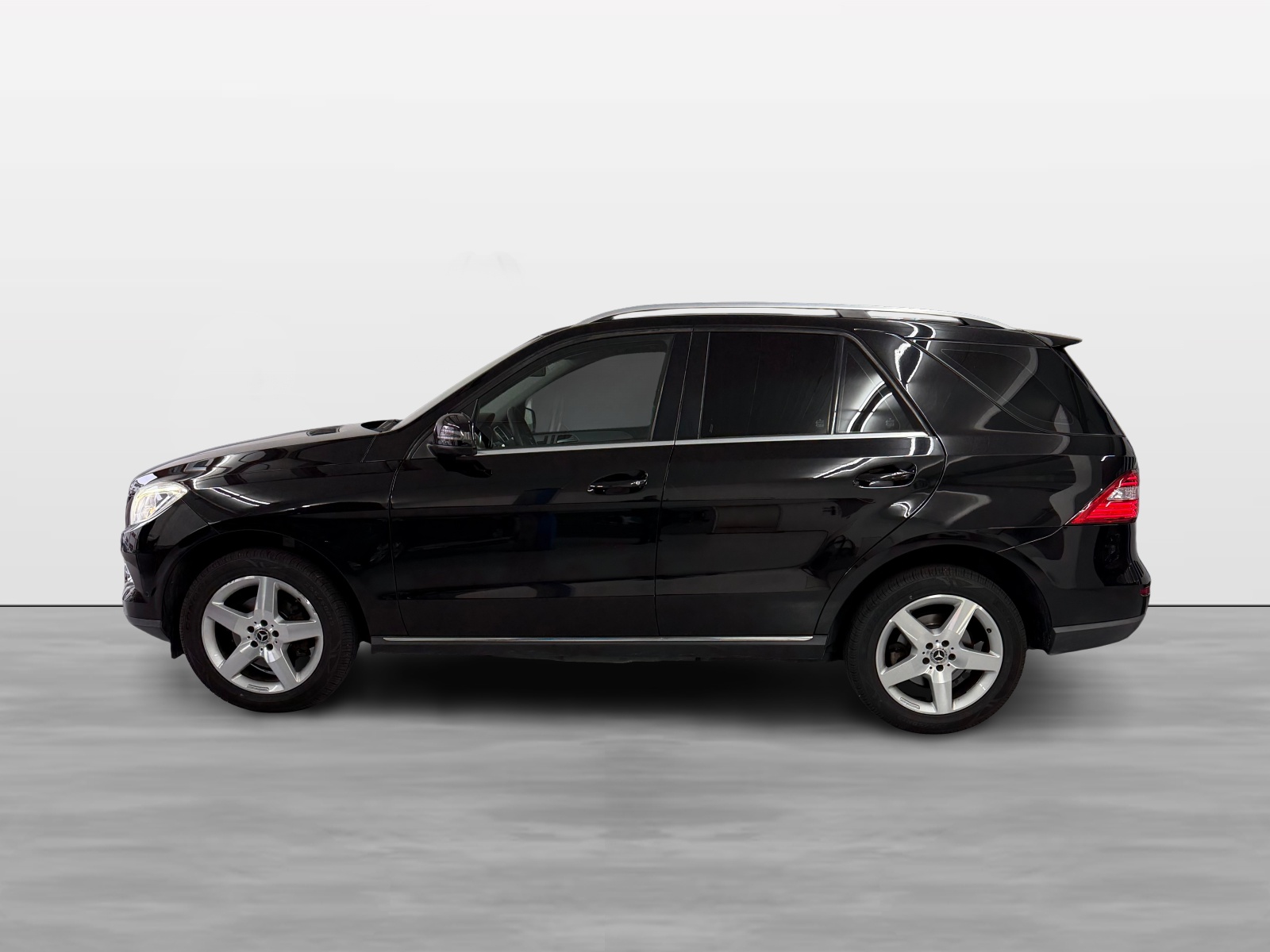 MERCEDES-BENZ ML 350 BlueTEC Executive 4Matic 7G-Tronic-showroom-element-2