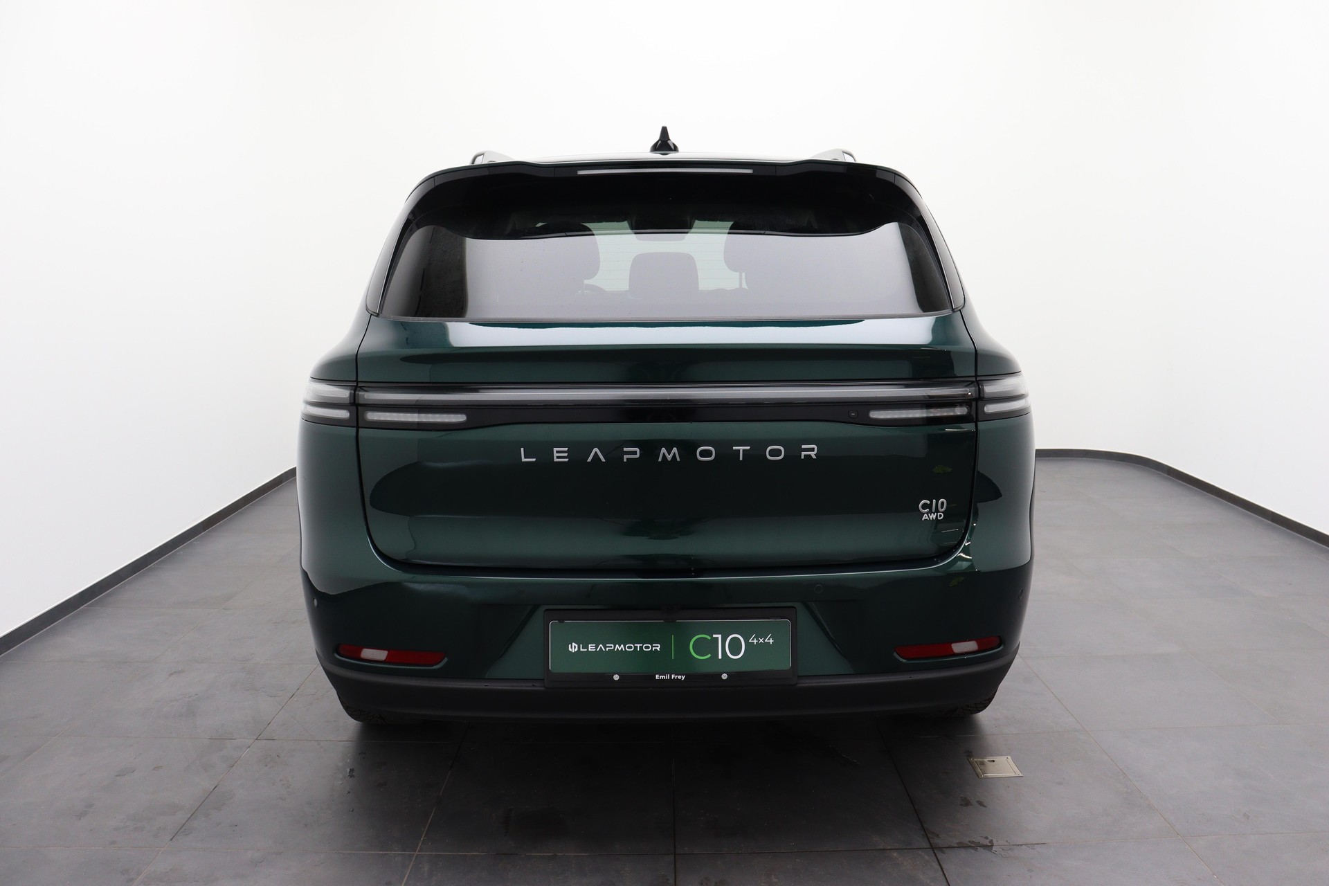 LEAPMOTOR C10 EV AWD-image-4