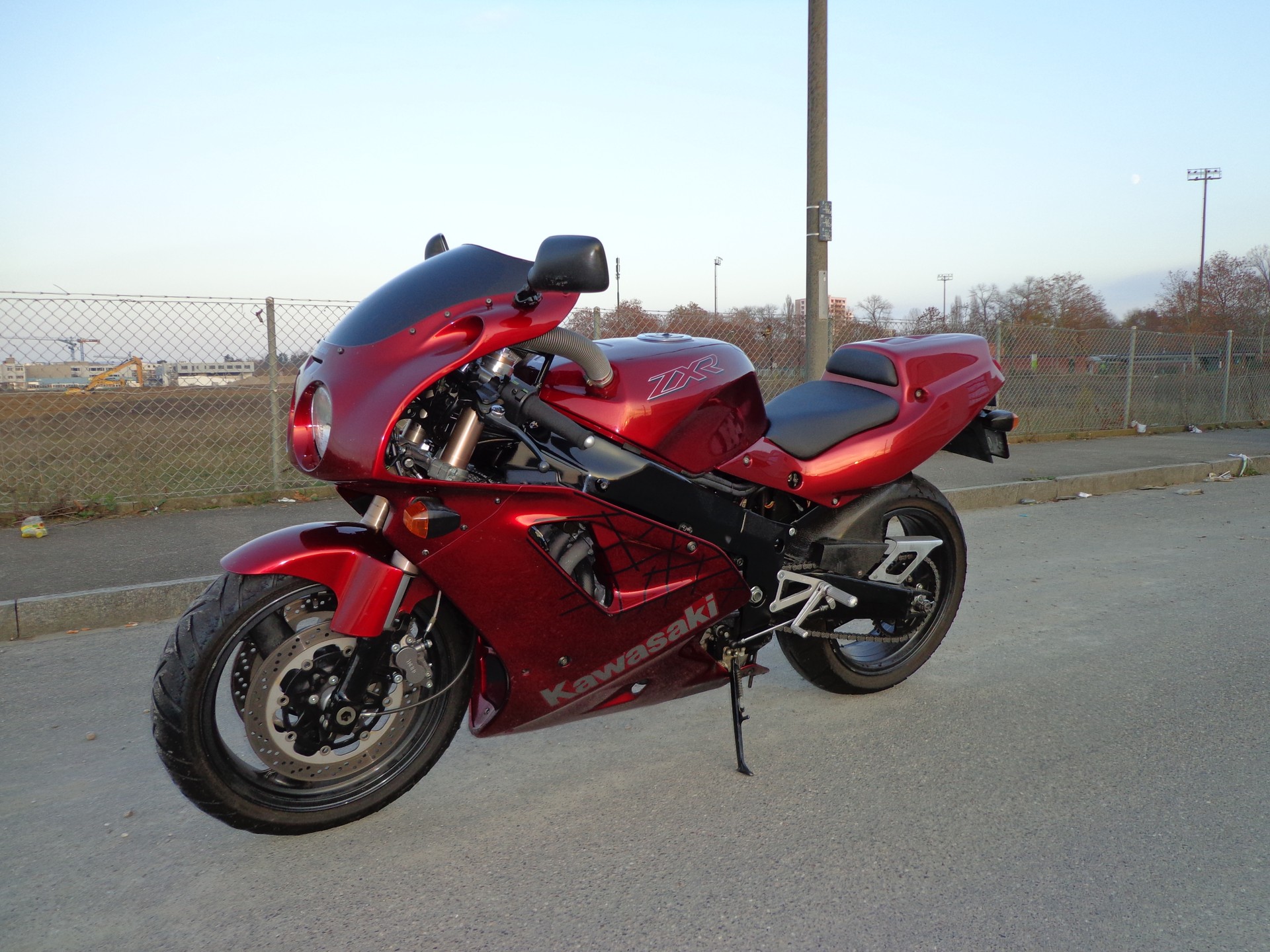 KAWASAKI ZXR-750 USD-image-1