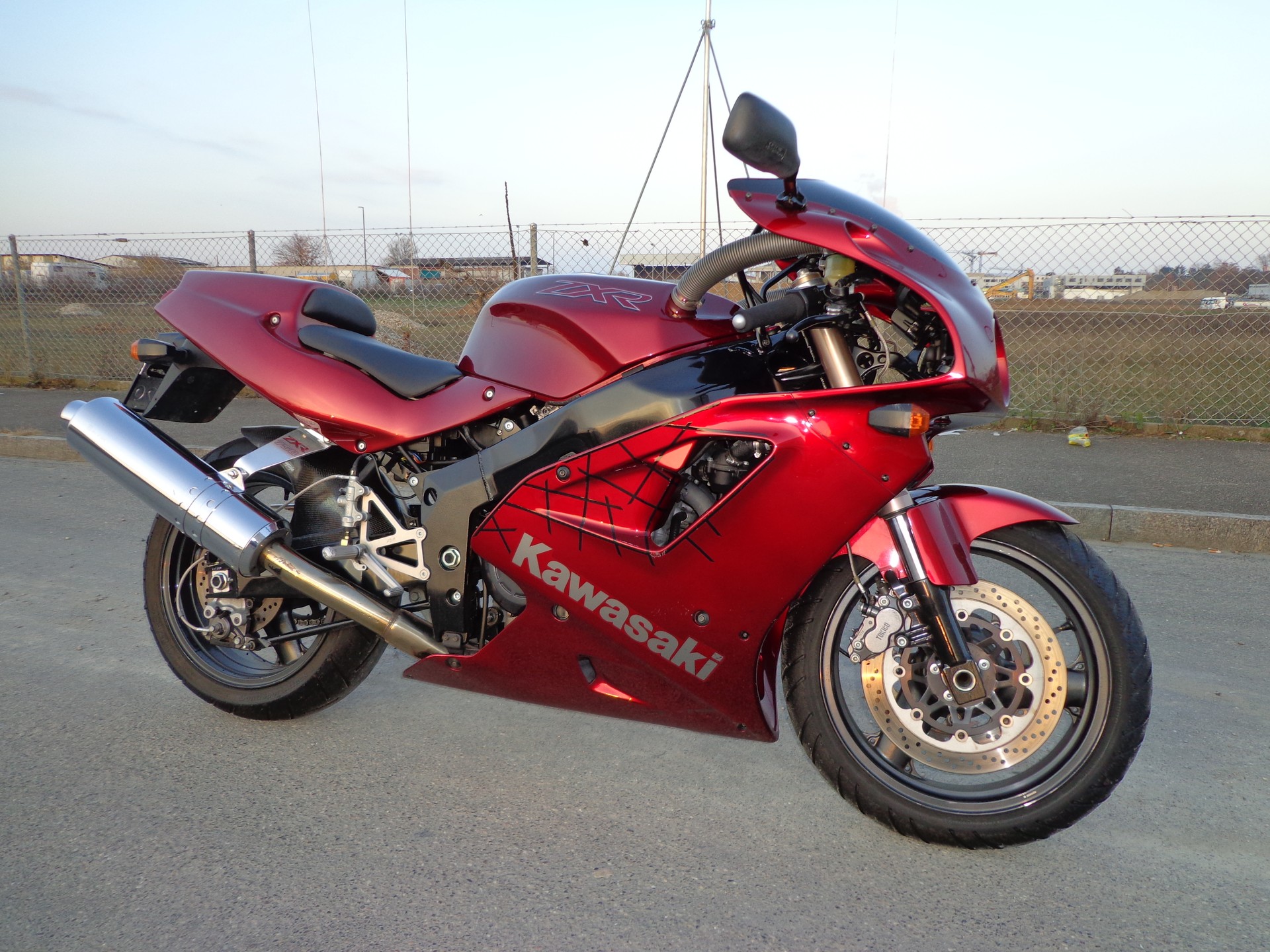 KAWASAKI ZXR-750 USD-image-4