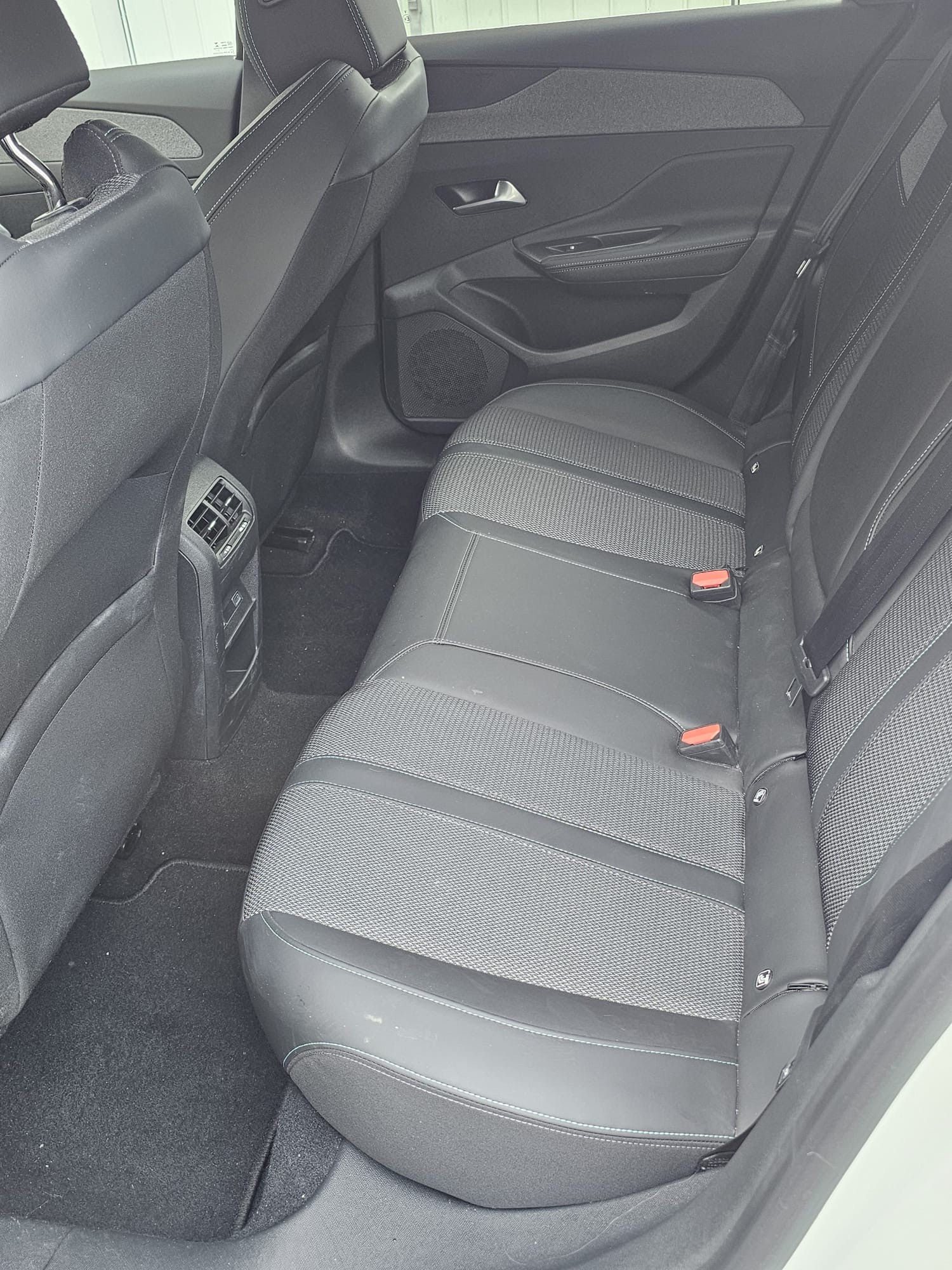PEUGEOT 308 SW 1.5 BlueHDI Allure Pack EAT8-image-11