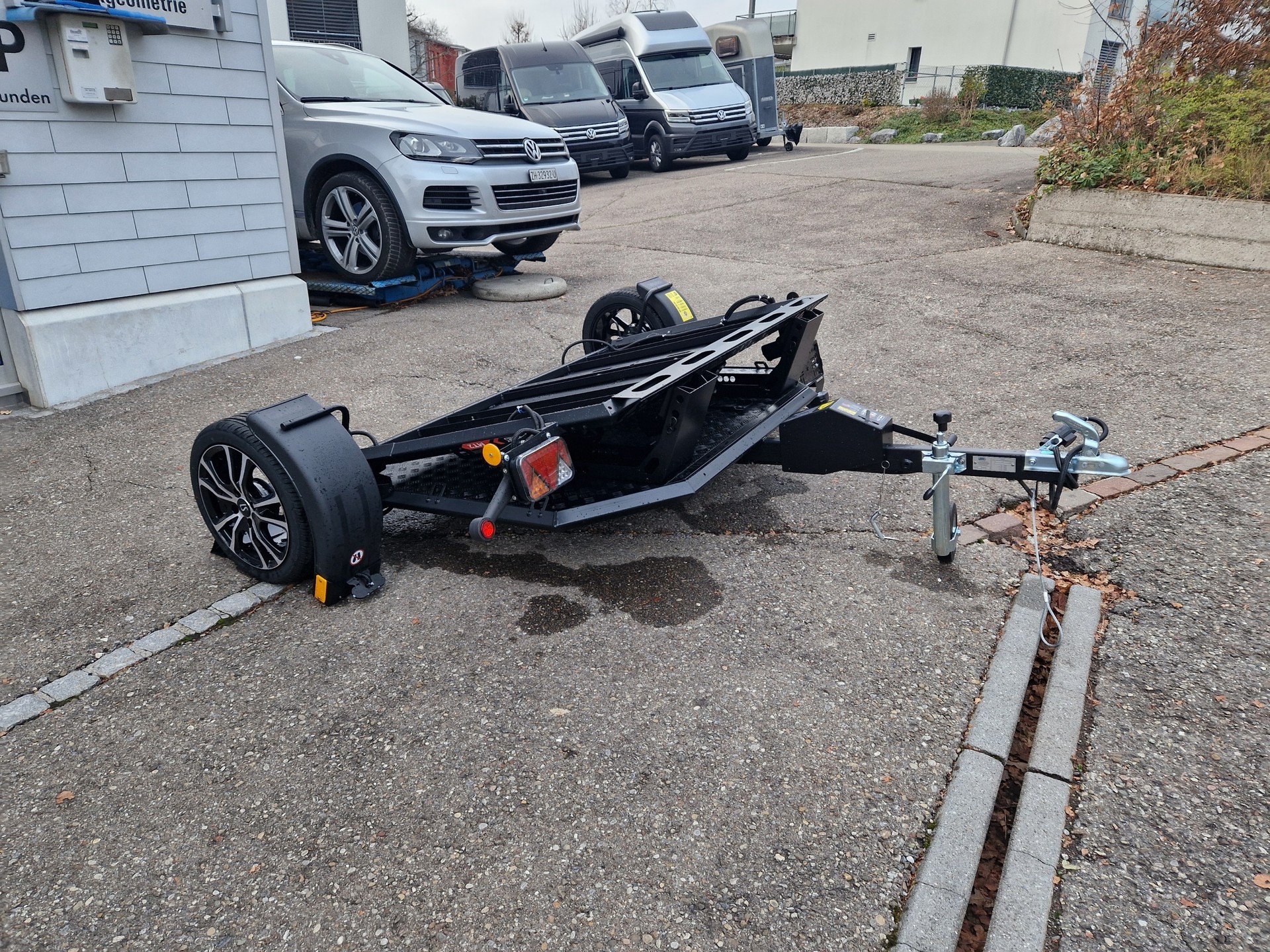 LORRIES MT2 750kg Black Edition Motorradanhänger absenkbar Modelljahr 2026-image-10