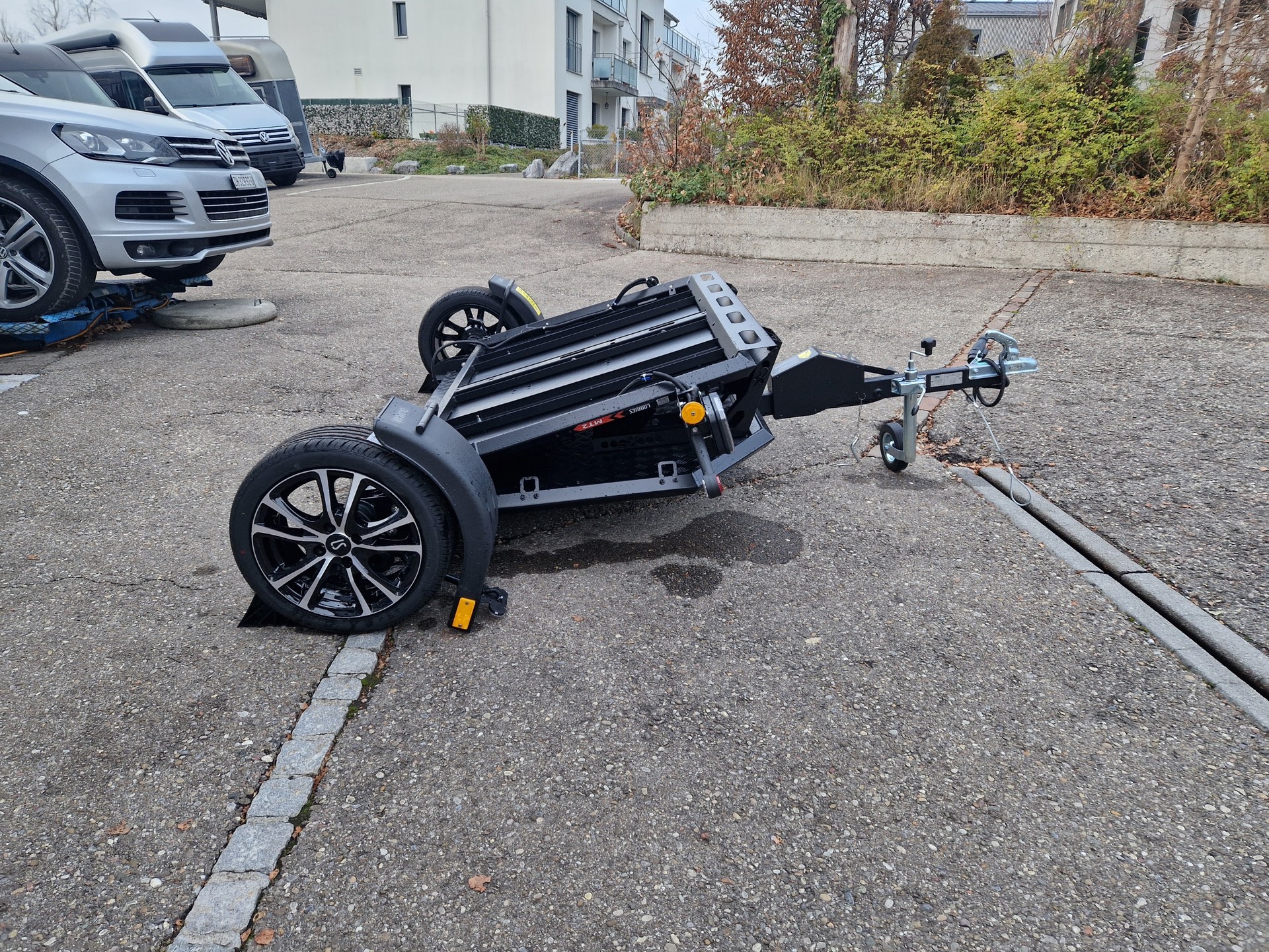 LORRIES MT2 750kg Black Edition Motorradanhänger absenkbar Modelljahr 2026-image-11