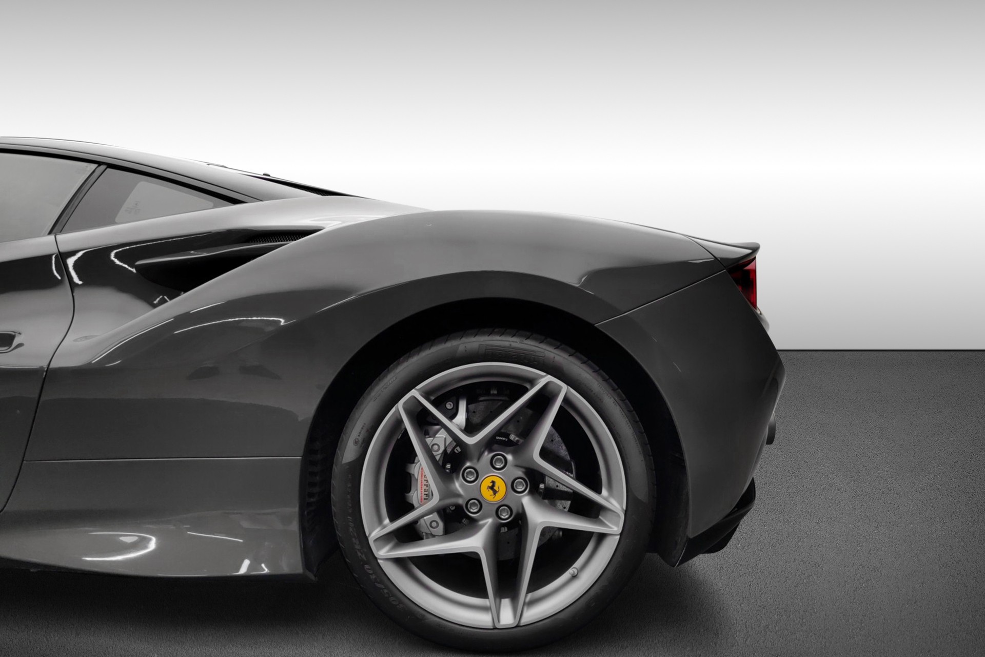 FERRARI F8 Tributo-image-9