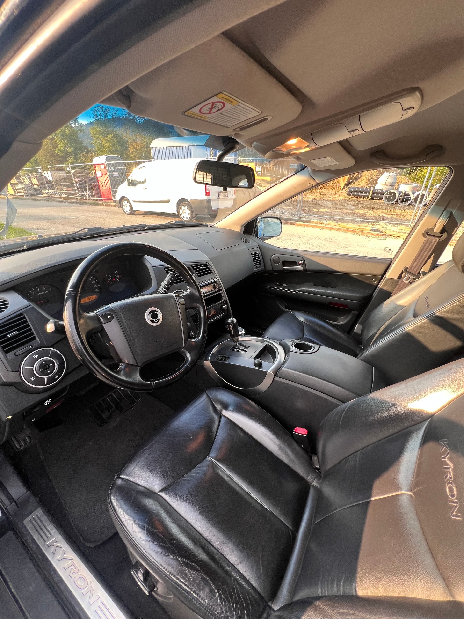 KGM-SsangYong Kyron 270 Xdi 4WD Comfort Automatic-image-4