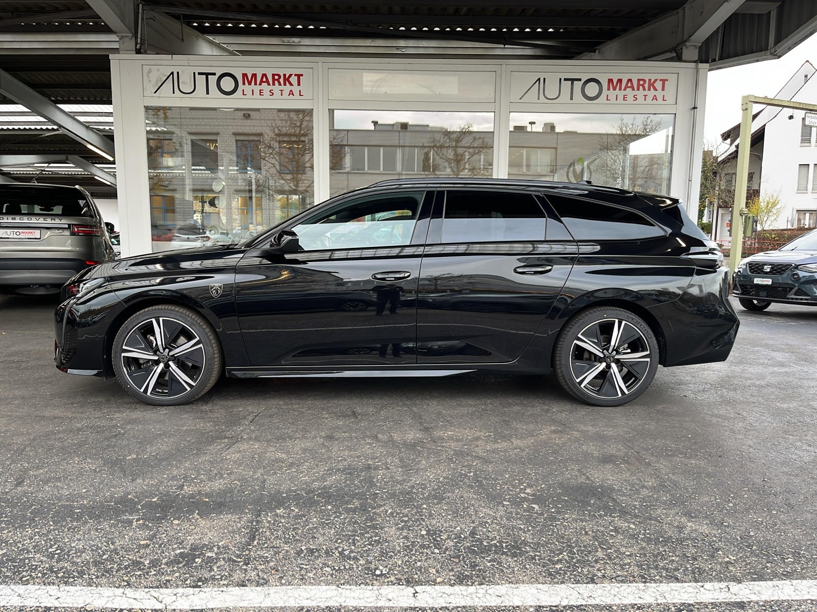 PEUGEOT 308 SW 1.2 Pure Tech GT EAT8-showroom-element-1