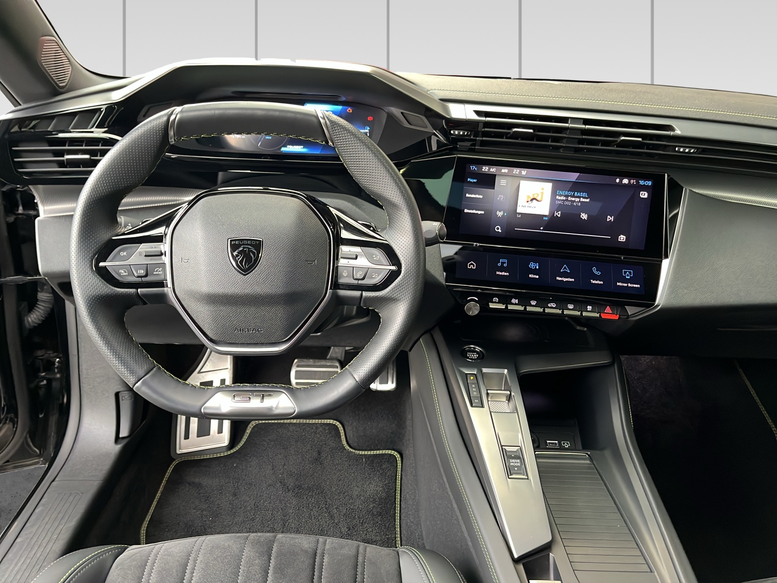 PEUGEOT 308 SW 1.2 Pure Tech GT EAT8-image-8