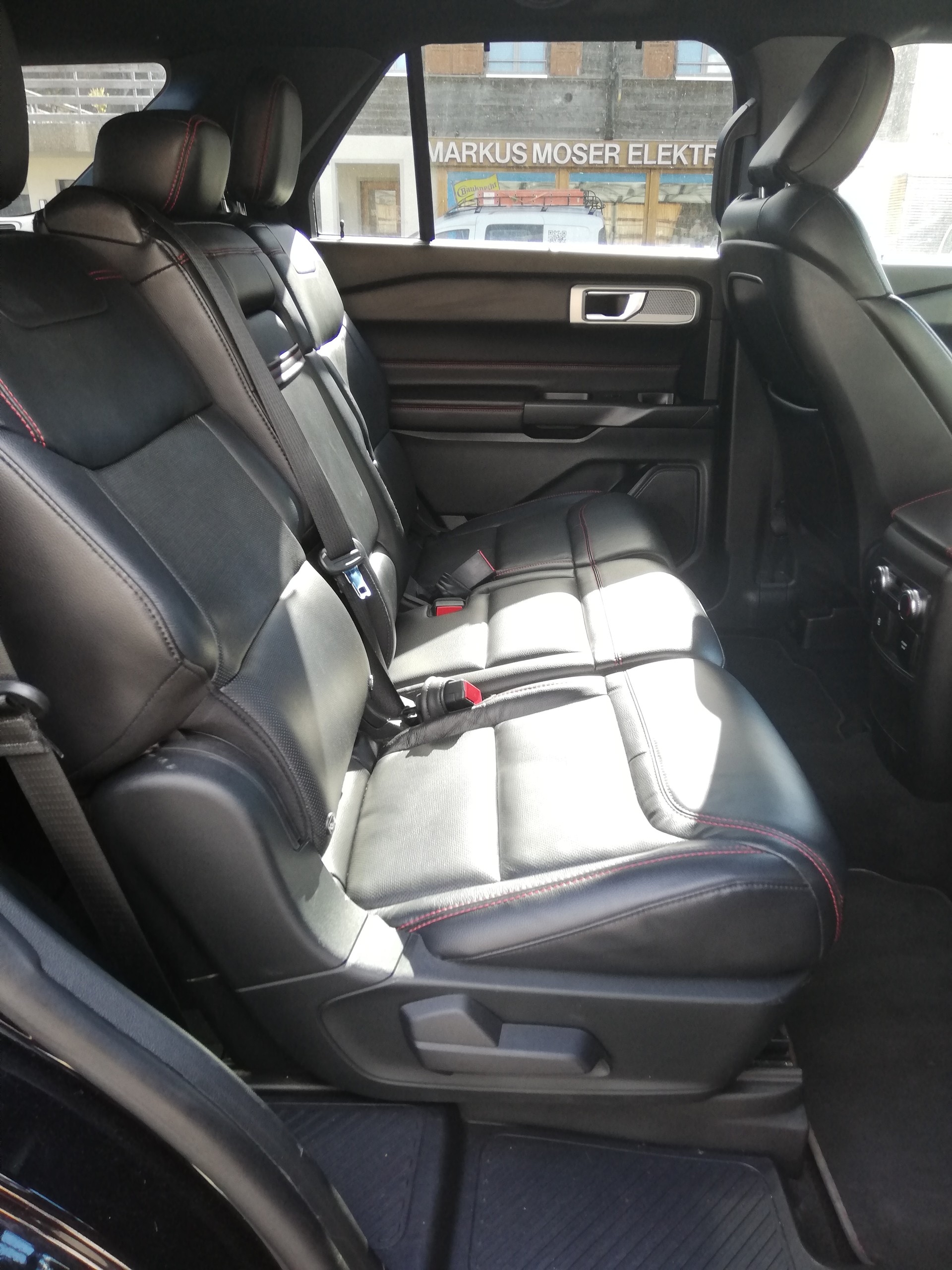 FORD Explorer (A) 3.0 V6 Plug-in Hybrid ST-Line-image-7