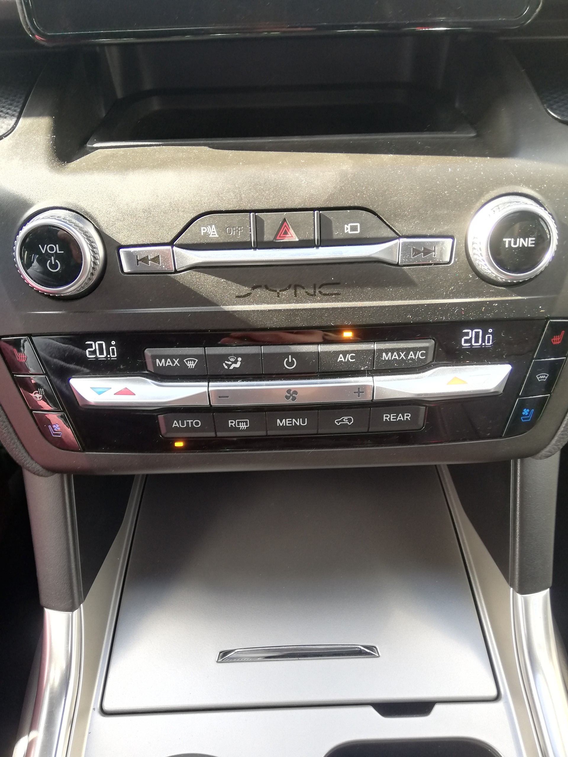 FORD Explorer (A) 3.0 V6 Plug-in Hybrid ST-Line-image-18