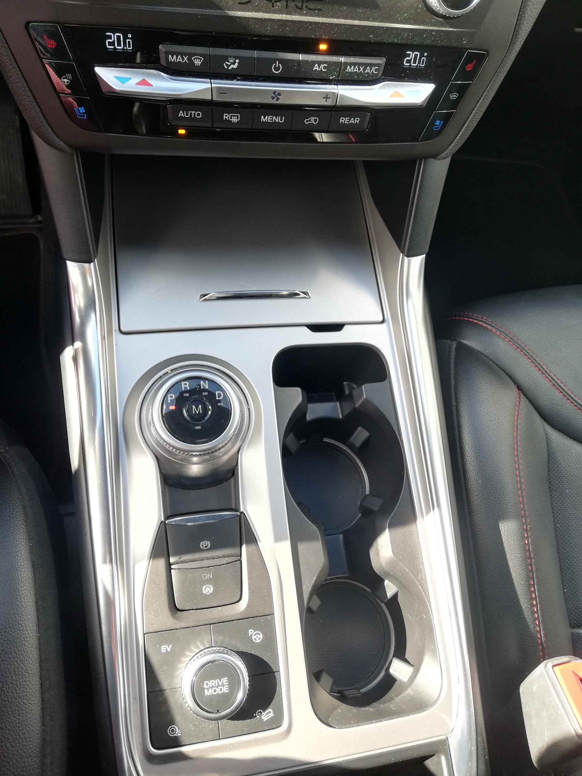 FORD Explorer (A) 3.0 V6 Plug-in Hybrid ST-Line-image-17