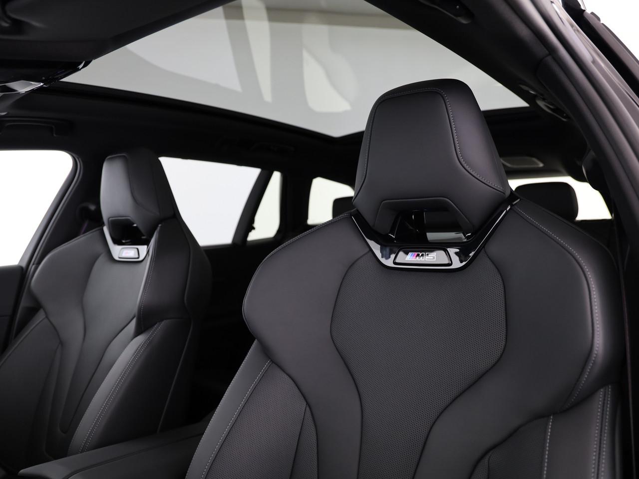 BMW M5 xDrive Touring-image-11