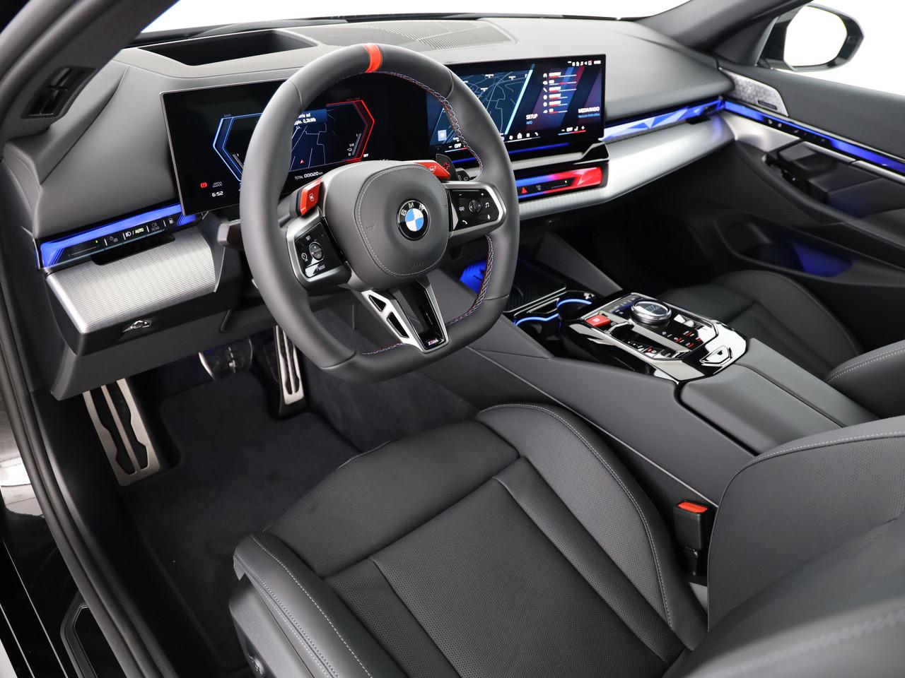 BMW M5 xDrive Touring-image-4