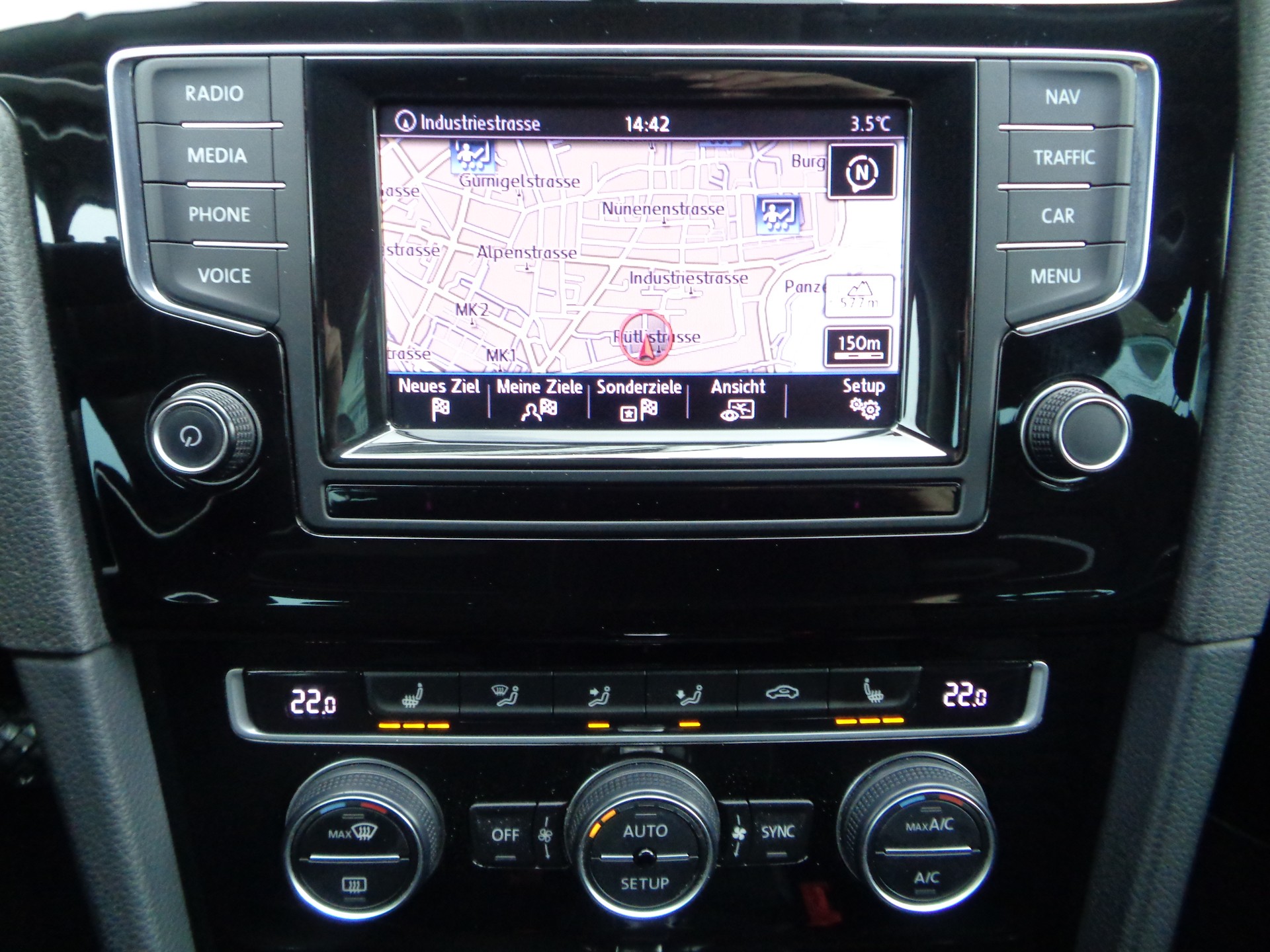 VW Golf Variant 1.4 TSI Cup DSG-image-9