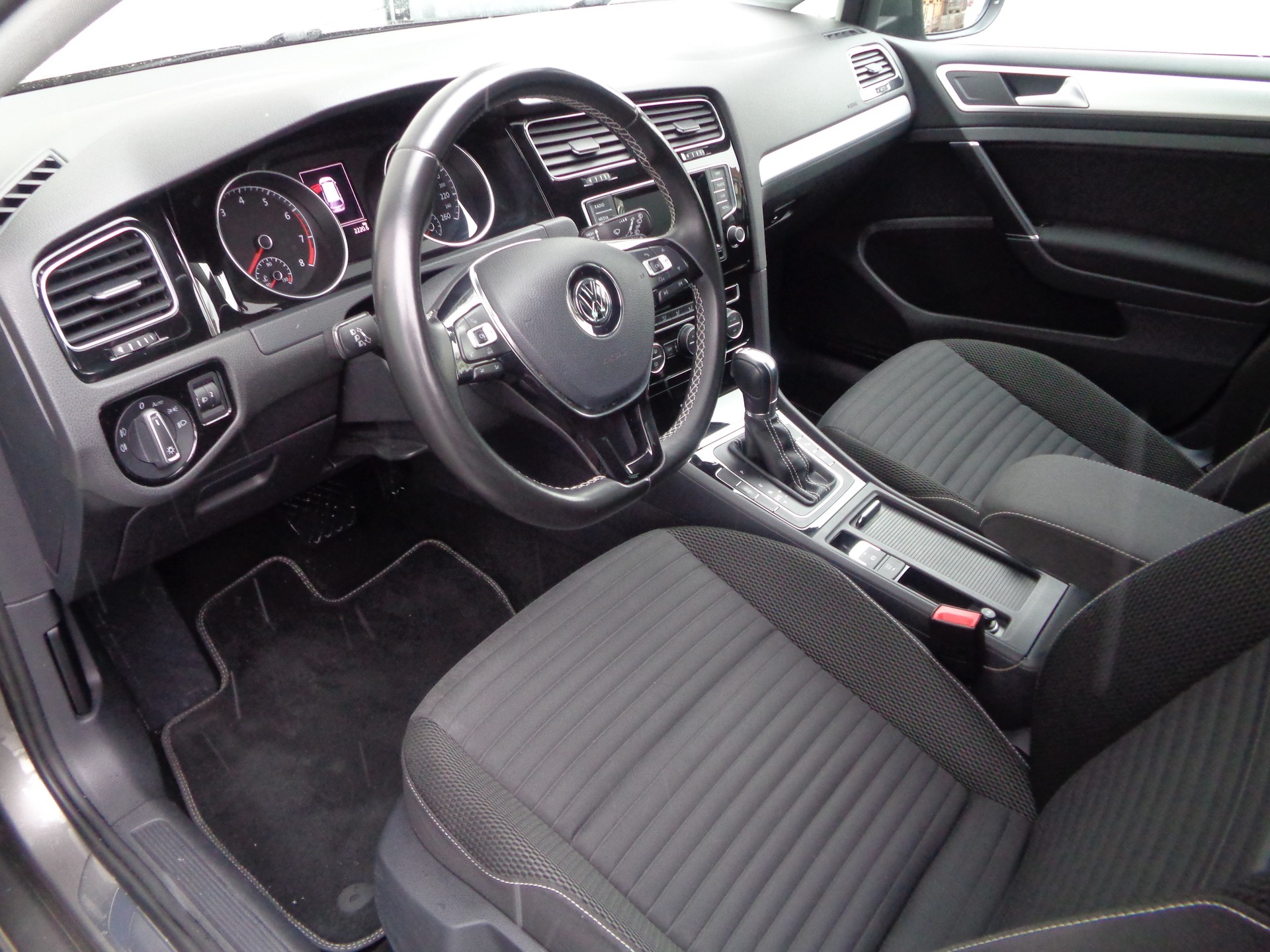 VW Golf Variant 1.4 TSI Cup DSG-image-1