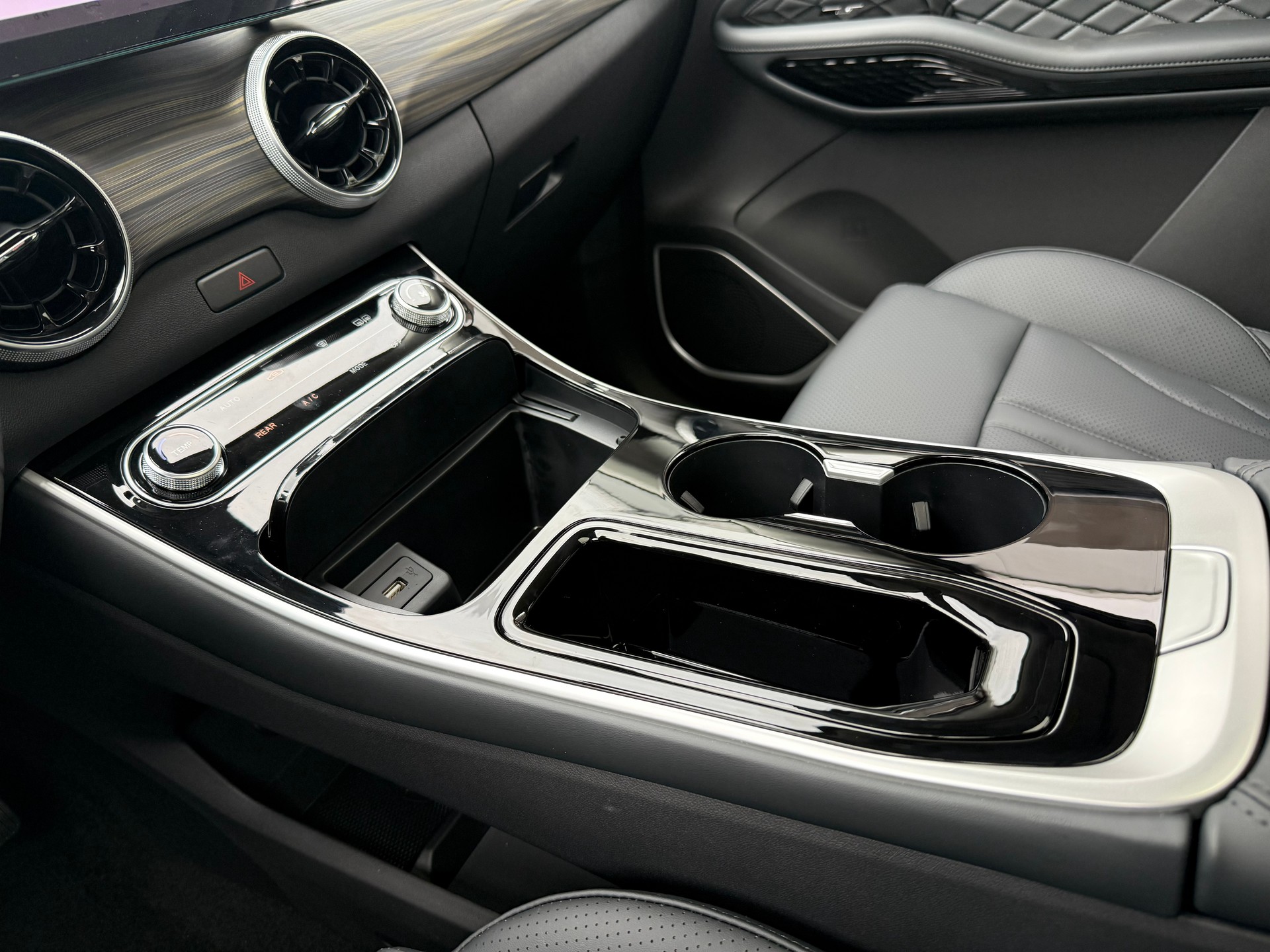 FORTHING 4 U-Tour 1.5 Turbo PHEV !! 7 Years Warranty !!-image-17