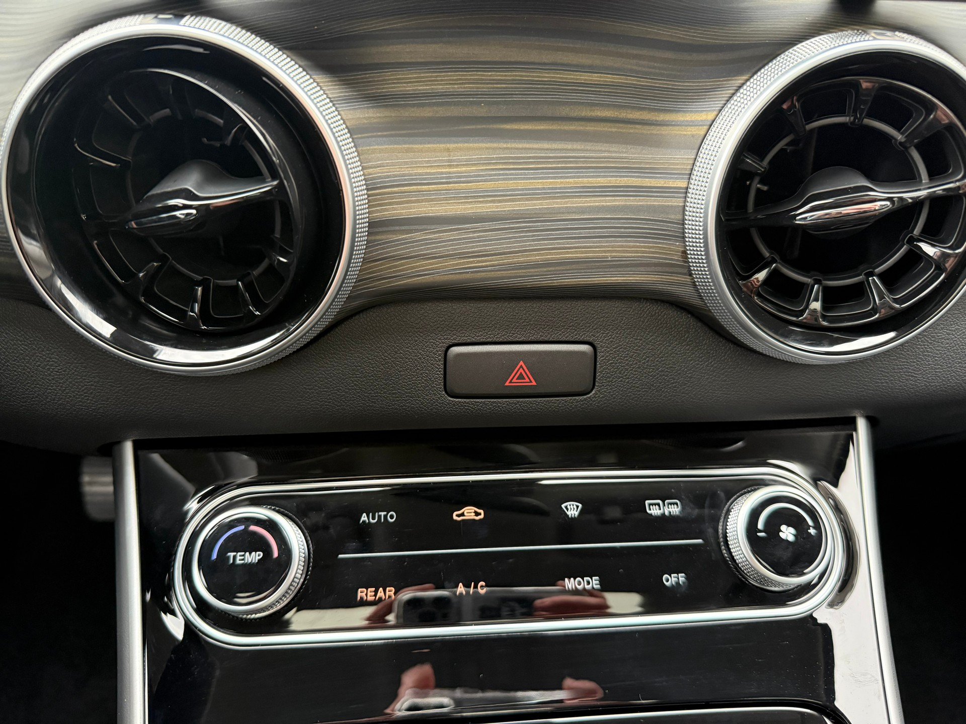 FORTHING 4 U-Tour 1.5 Turbo PHEV !! 7 Years Warranty !!-image-18