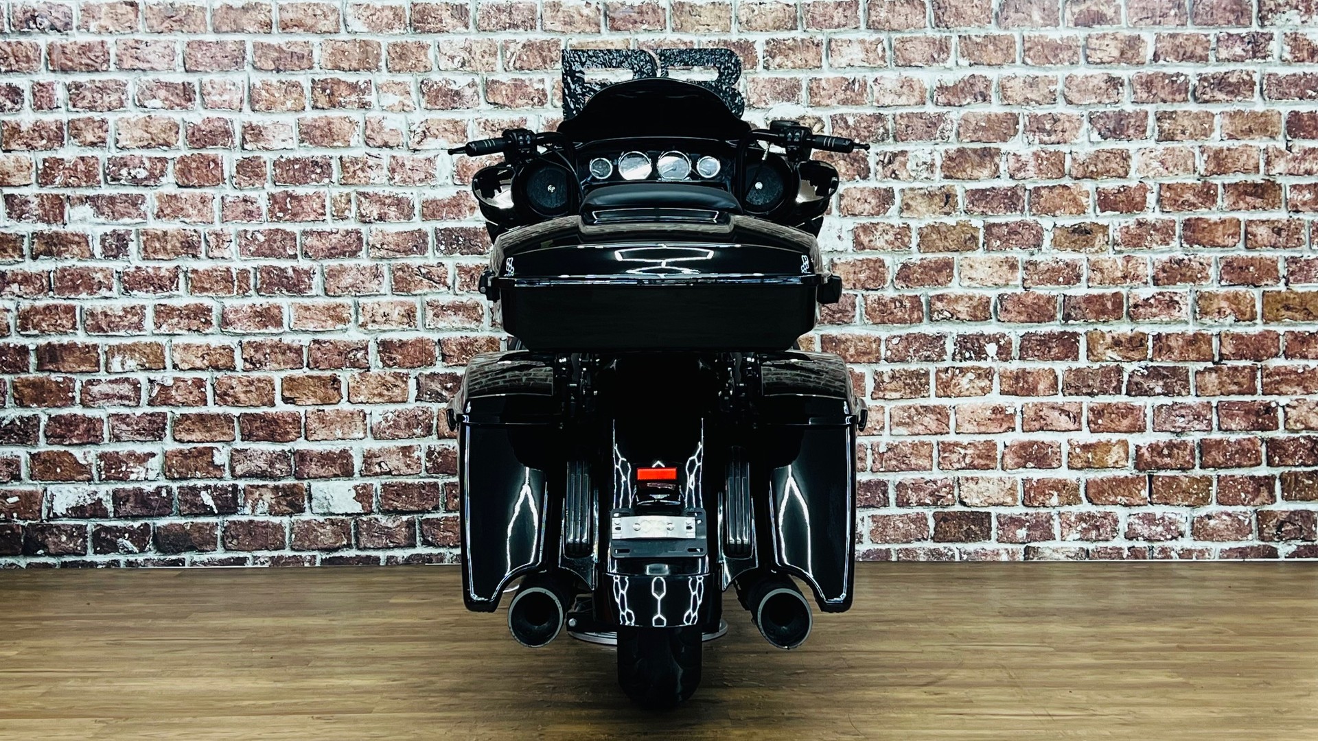HARLEY-DAVIDSON FLHXS Street Glide Special Black Finish 114-showroom-element-3