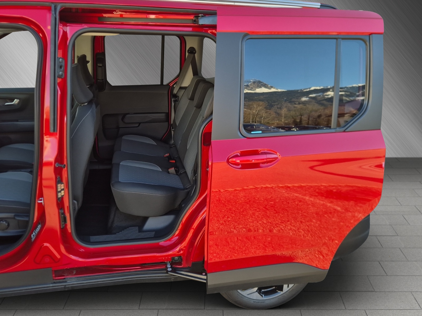 FORD E-Tourneo Courier Titanium-image-14