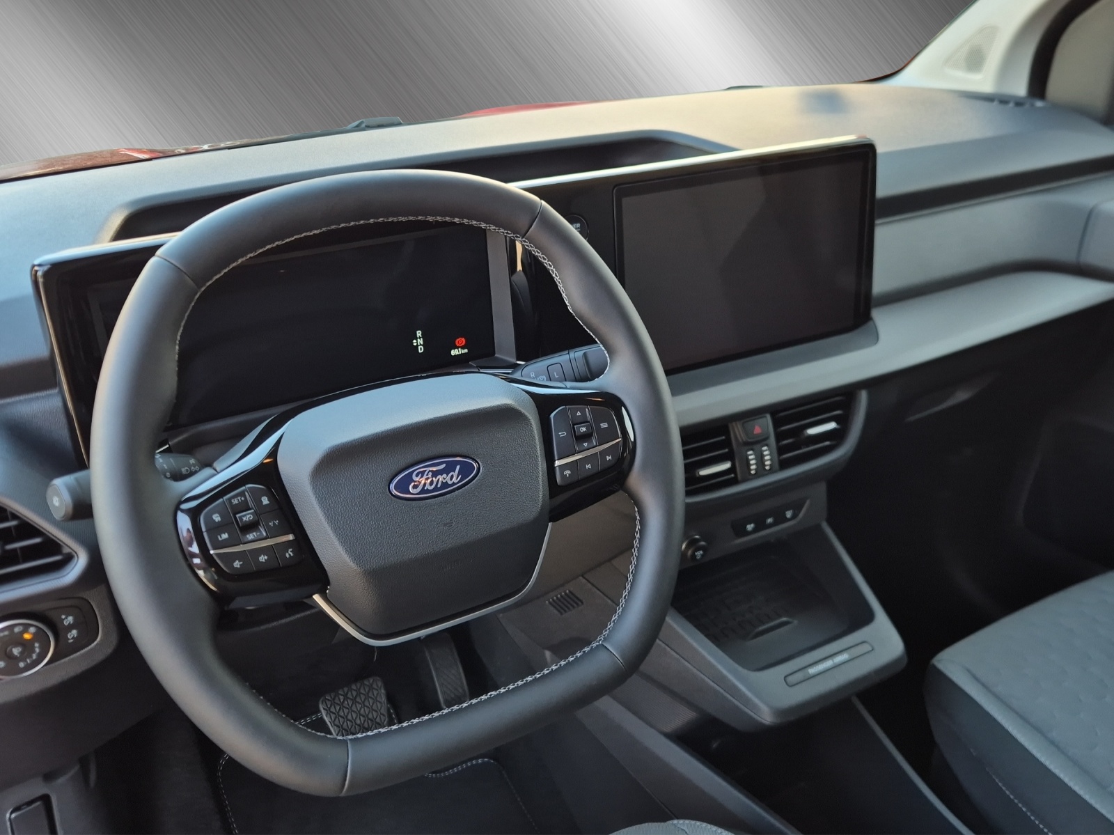 FORD E-Tourneo Courier Titanium-image-9