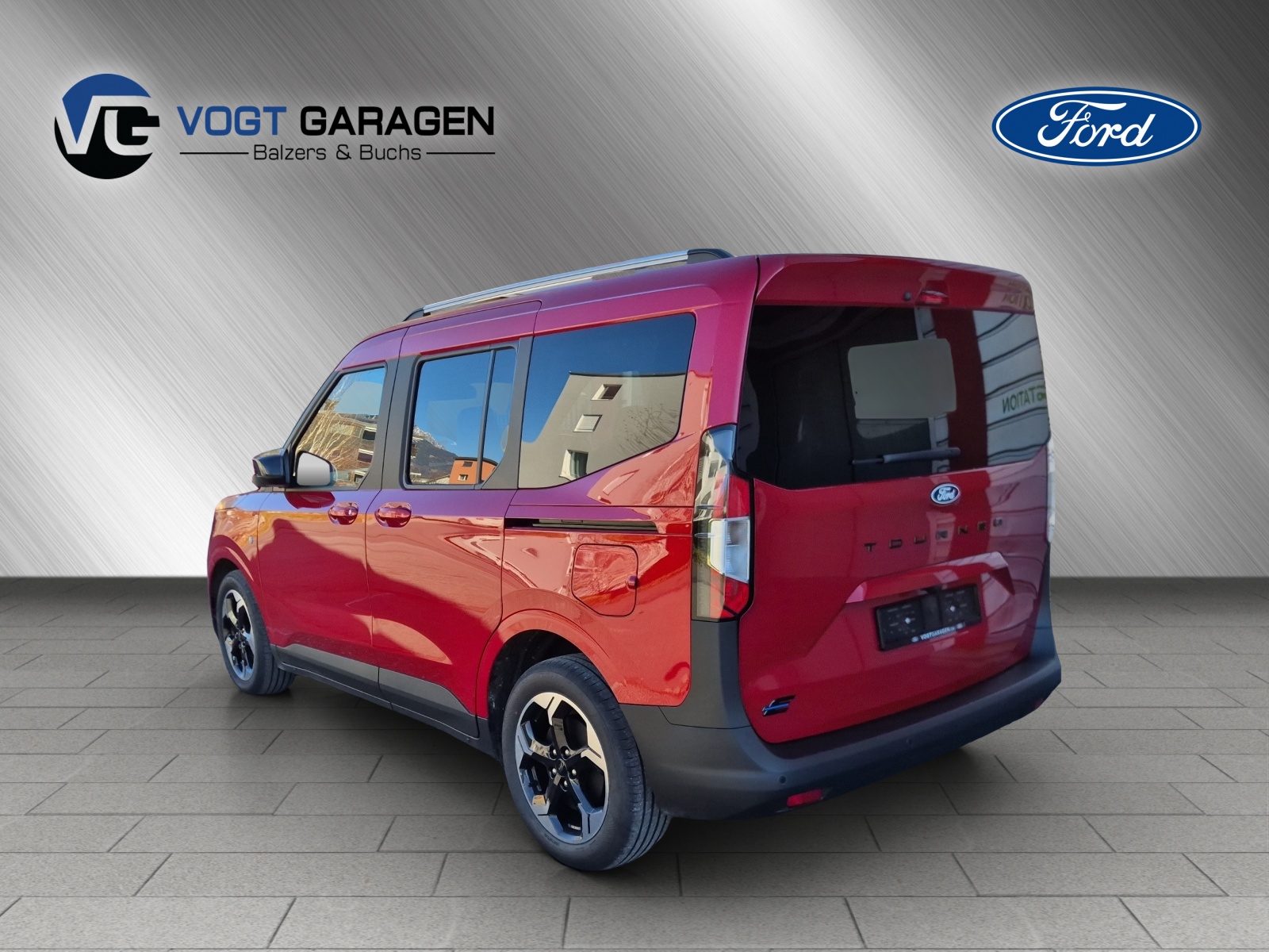 FORD E-Tourneo Courier Titanium-showroom-element-3