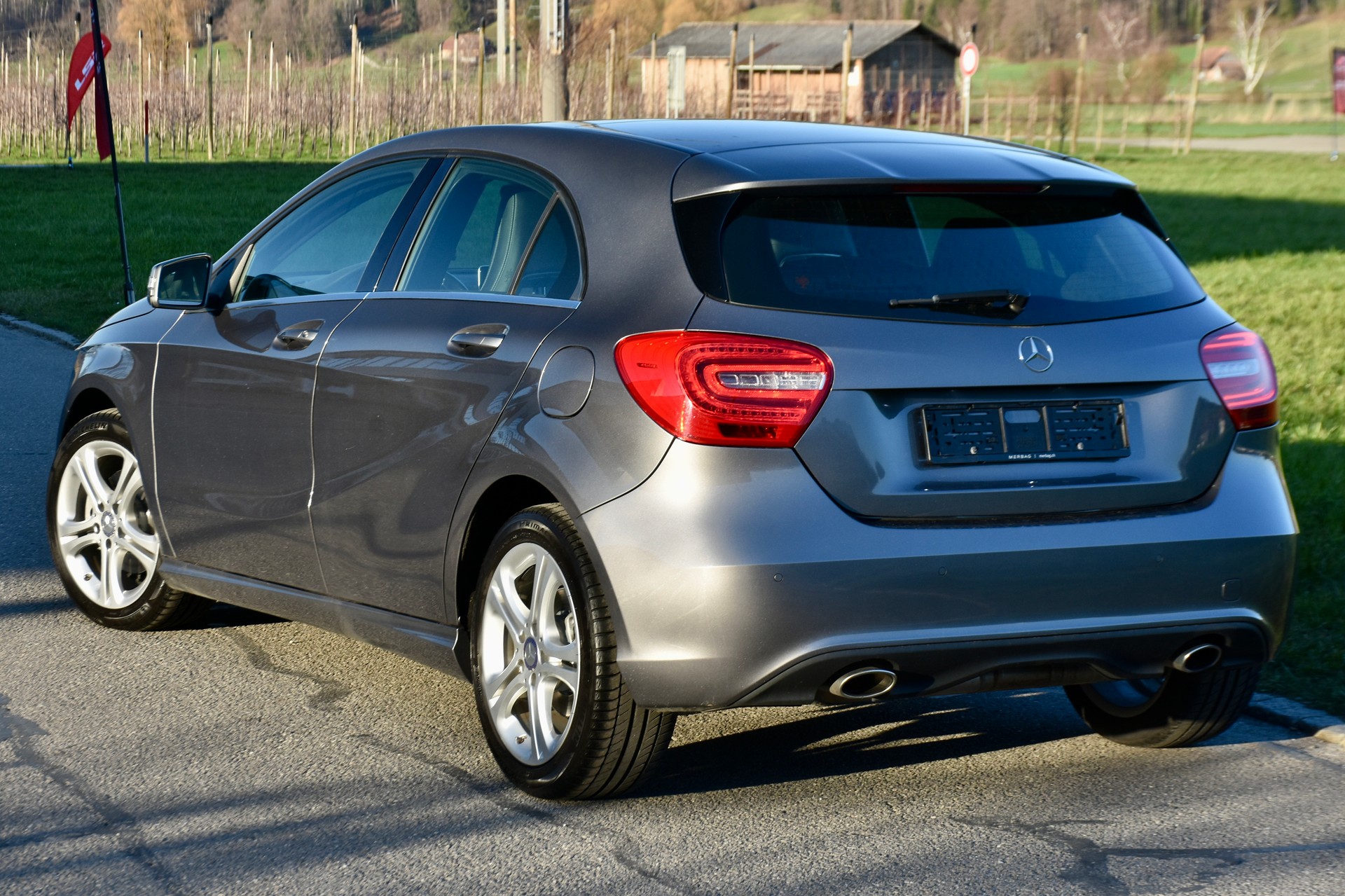 MERCEDES-BENZ A 180 Style 7G-DCT-showroom-element-1