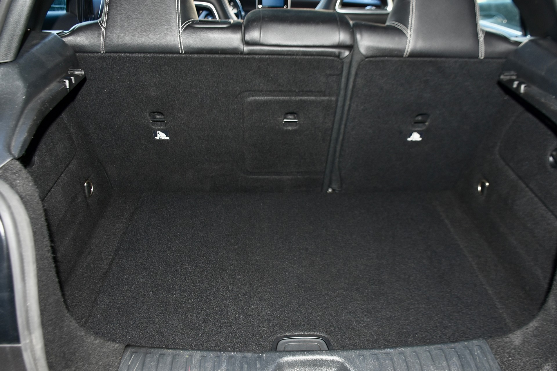 MERCEDES-BENZ A 180 Style 7G-DCT-image-9