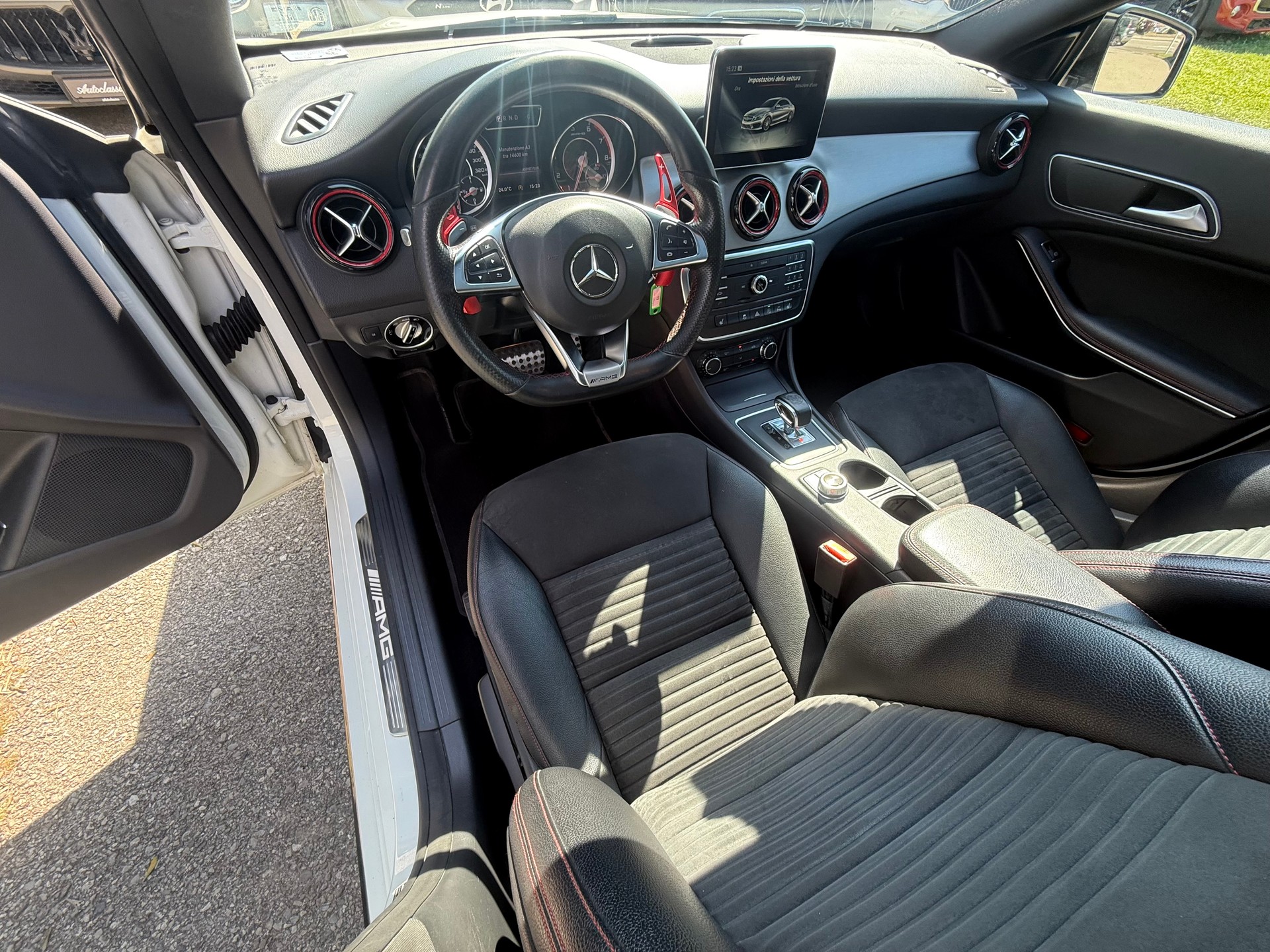 MERCEDES-BENZ CLA 45 AMG 4Matic Speedshift-image-9
