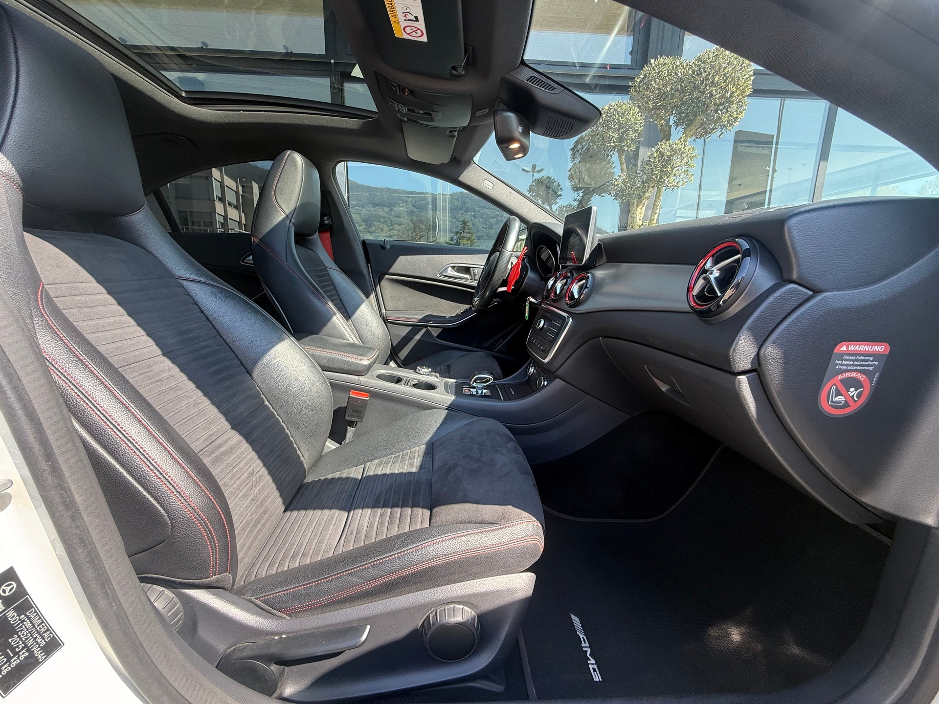 MERCEDES-BENZ CLA 45 AMG 4Matic Speedshift-image-10