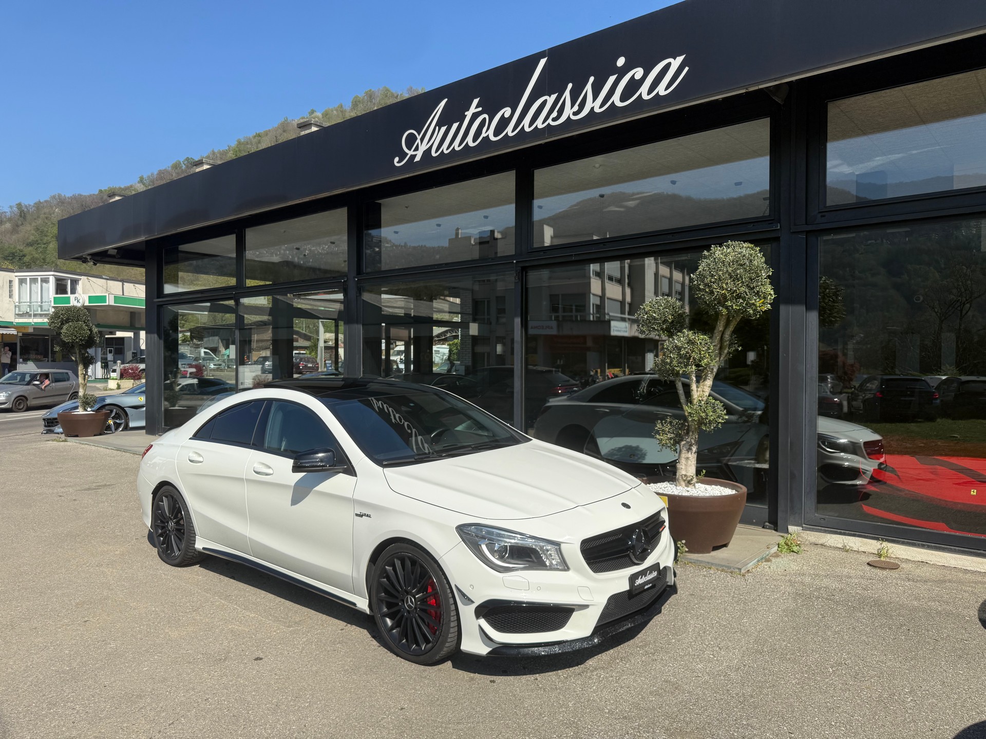 MERCEDES-BENZ CLA 45 AMG 4Matic Speedshift-image-4