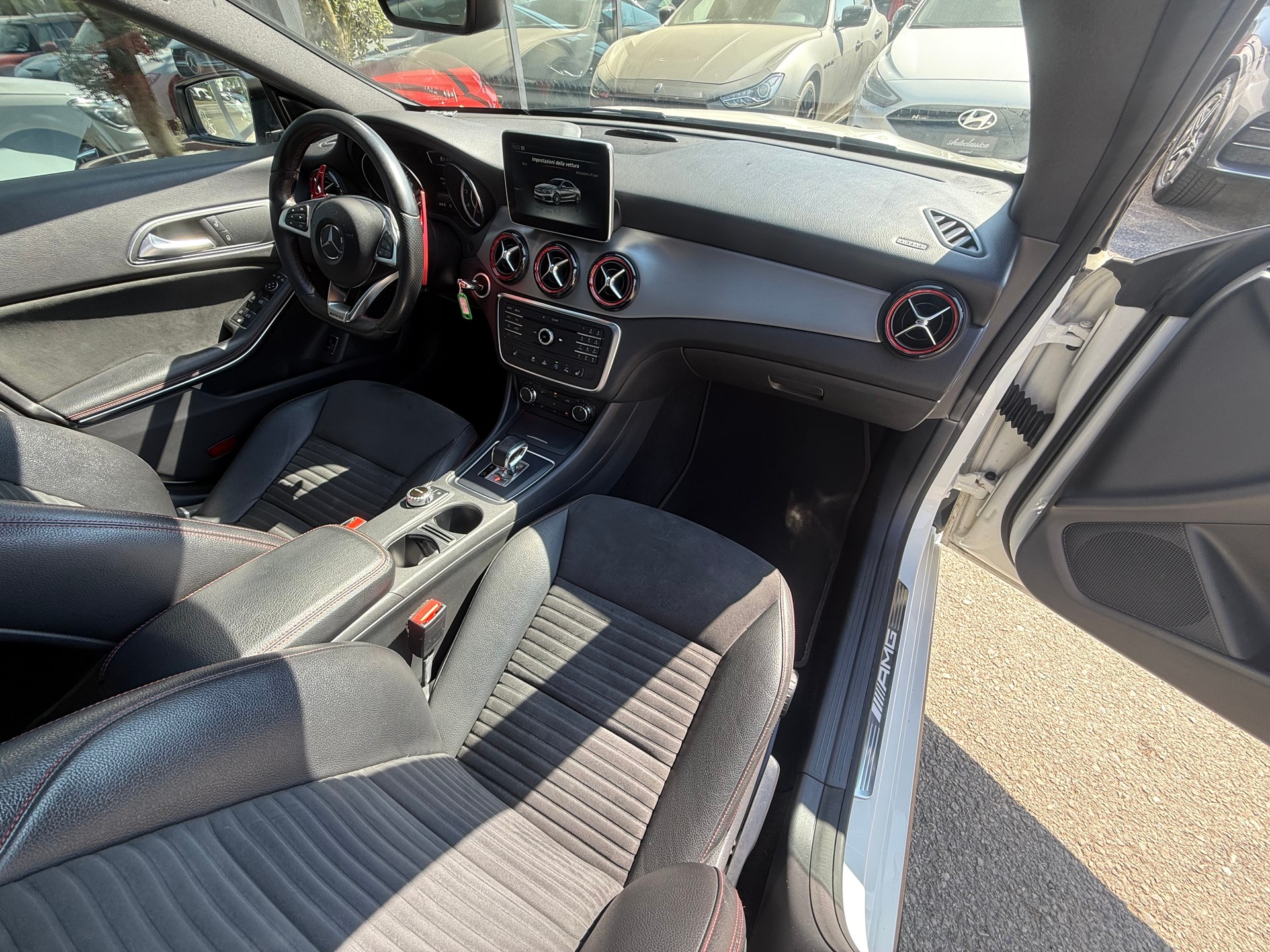 MERCEDES-BENZ CLA 45 AMG 4Matic Speedshift-image-11