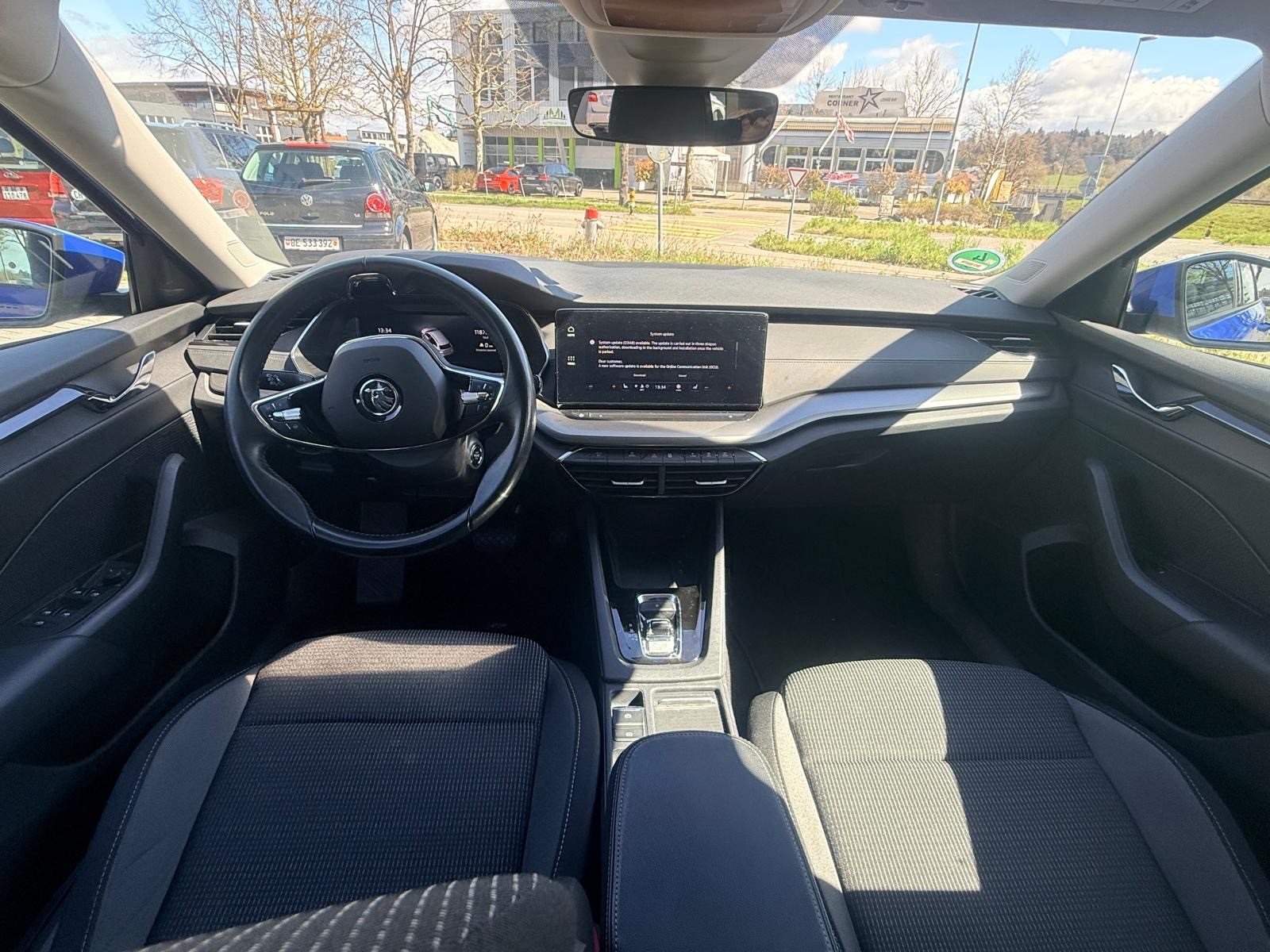 SKODA Octavia Combi 2.0 TDI DSG Ambition-image-8