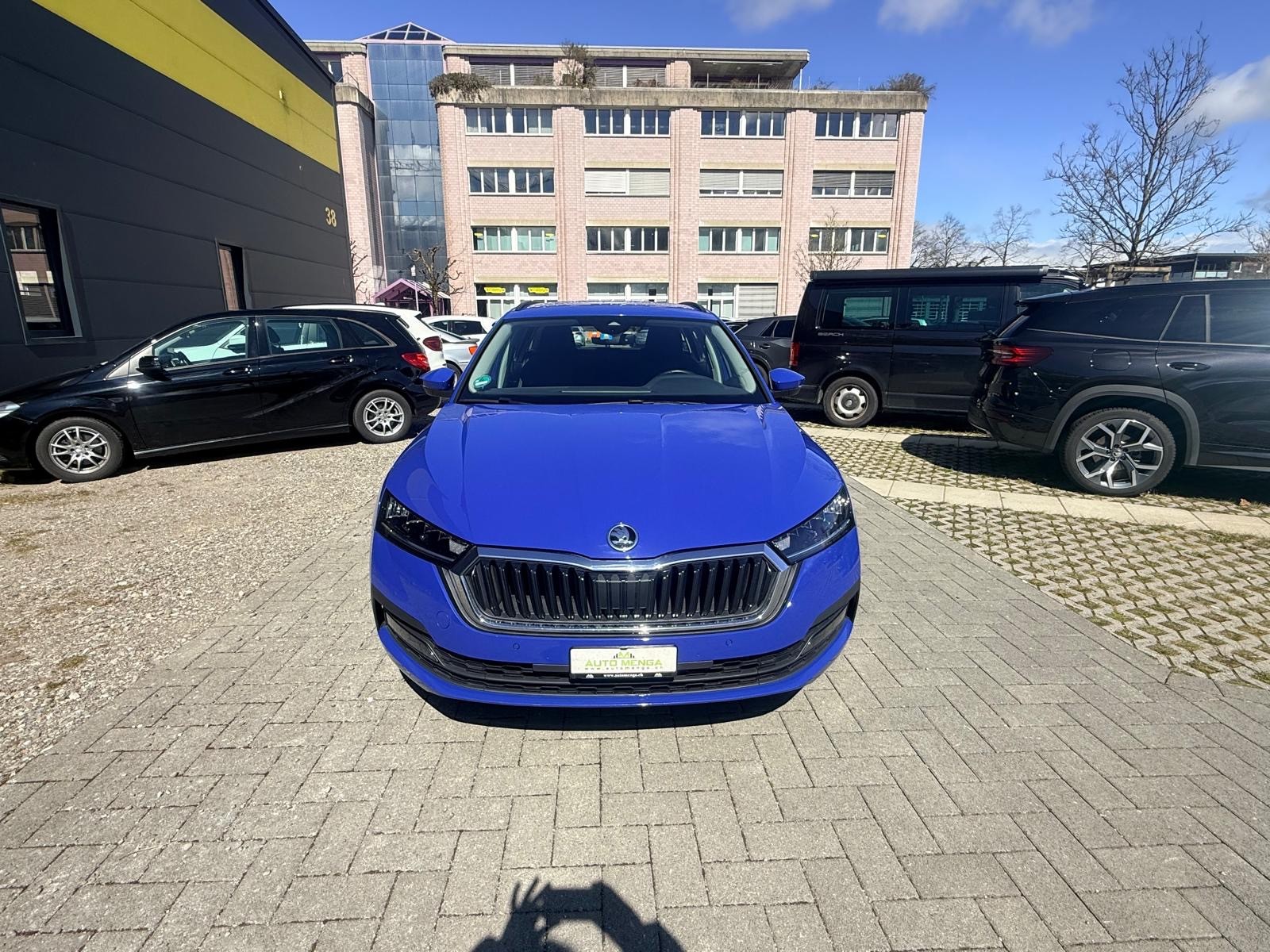 SKODA Octavia Combi 2.0 TDI DSG Ambition-image-1