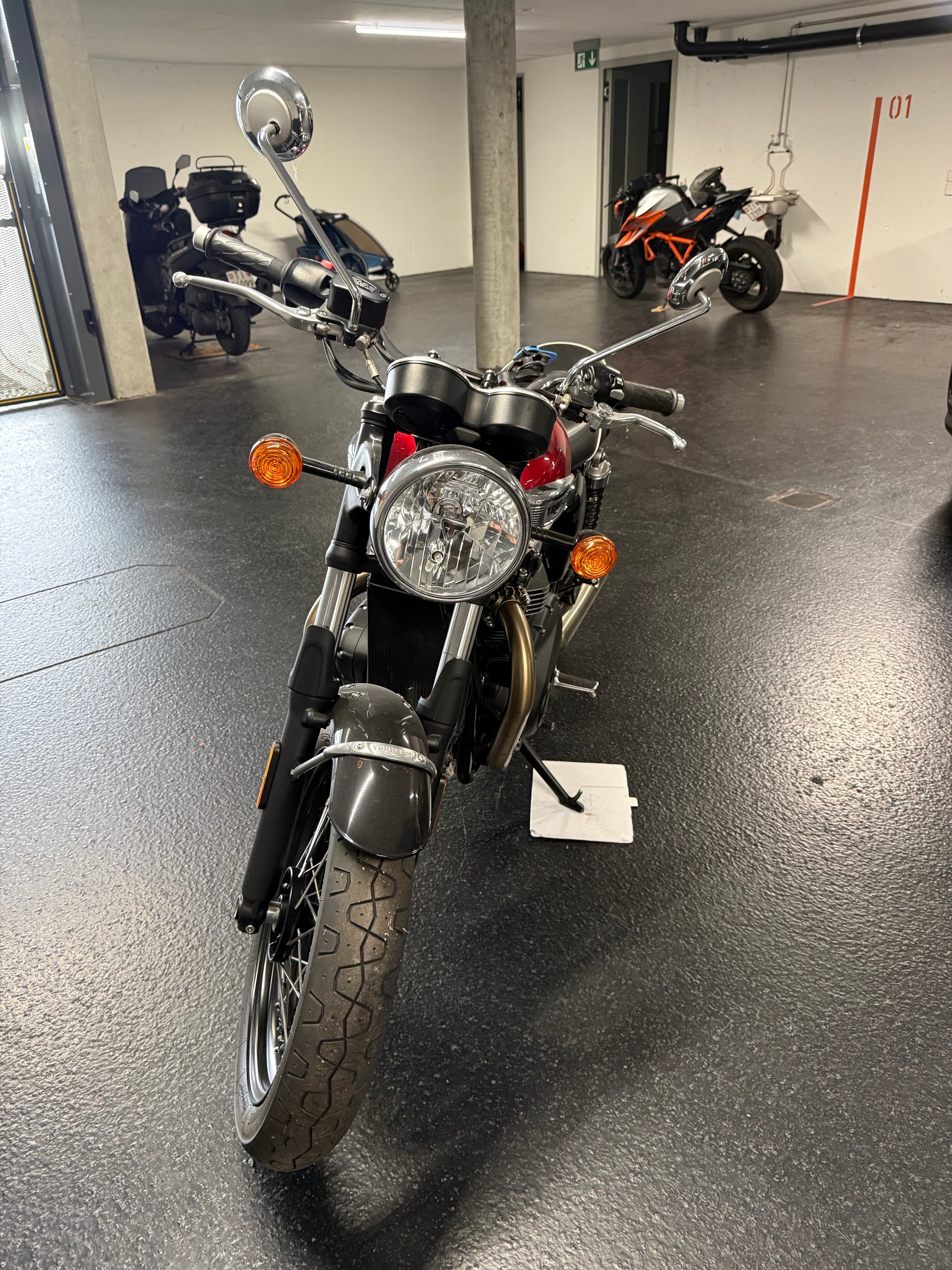 TRIUMPH Bonneville 900 T 100-image-0