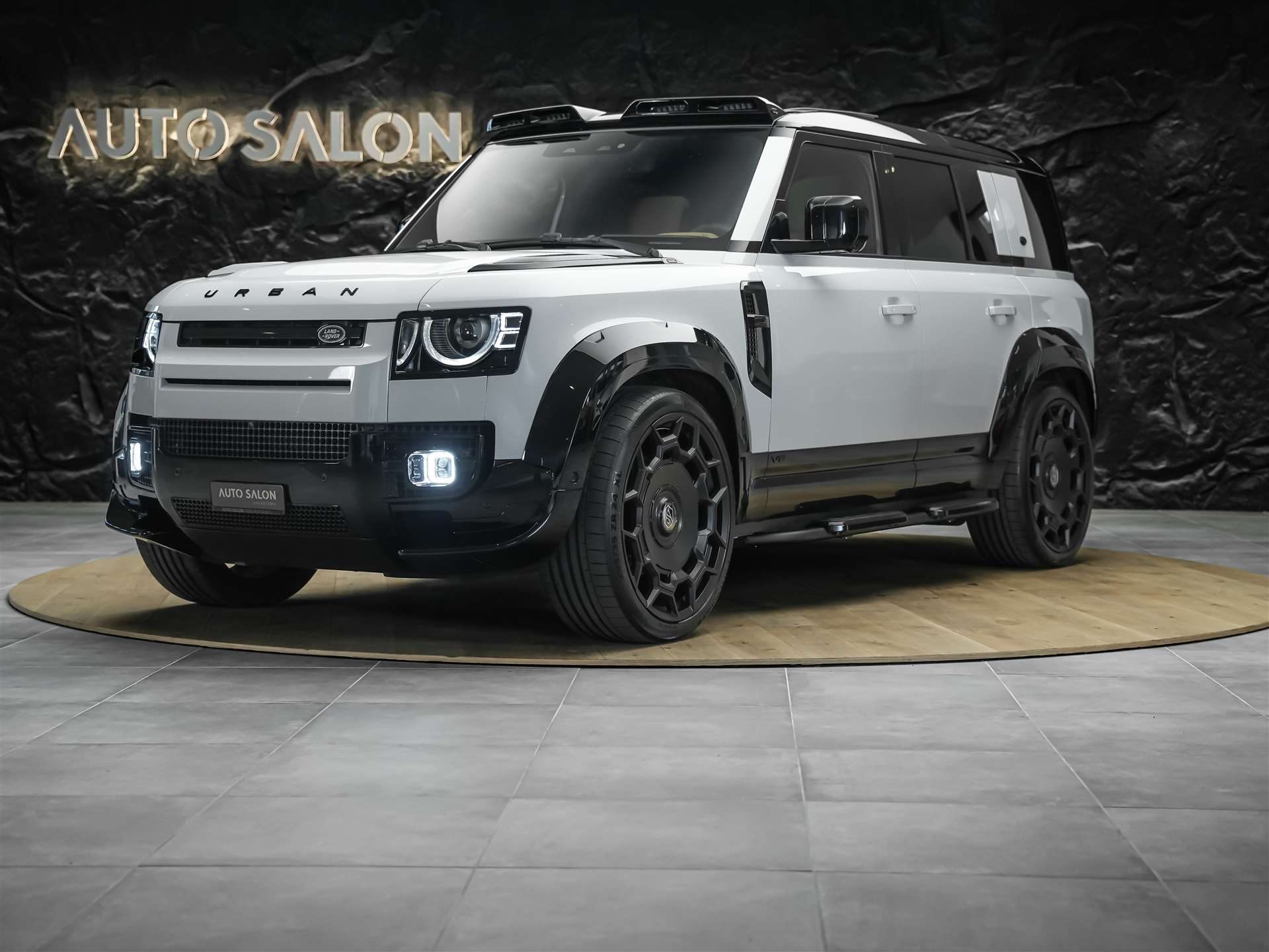 LAND ROVER Defender 110 5.0 V8 SC *URBAN*24" Felgen*AHK*-showroom-element-1