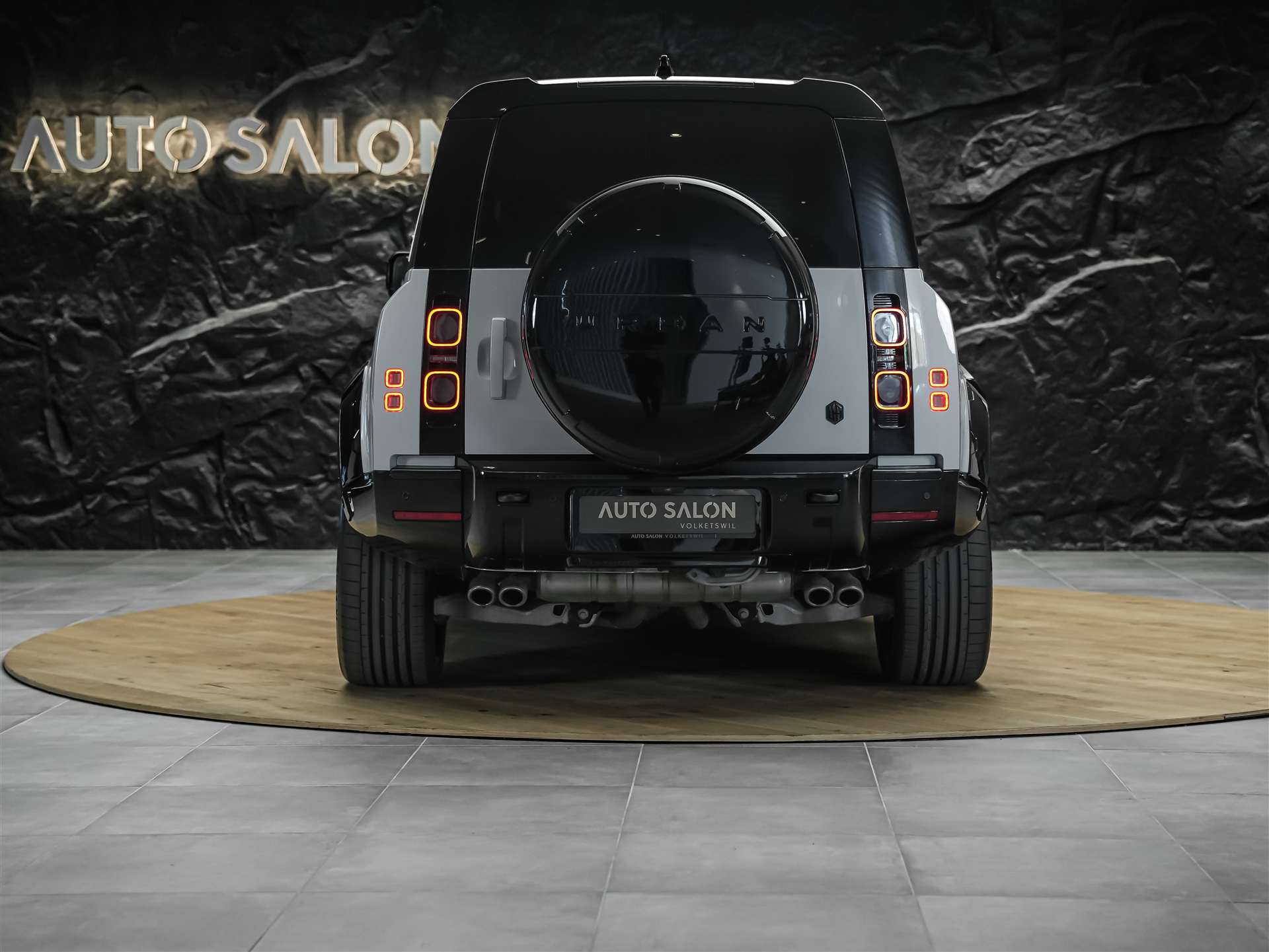 LAND ROVER Defender 110 5.0 V8 SC *URBAN*24" Felgen*AHK*-image-4