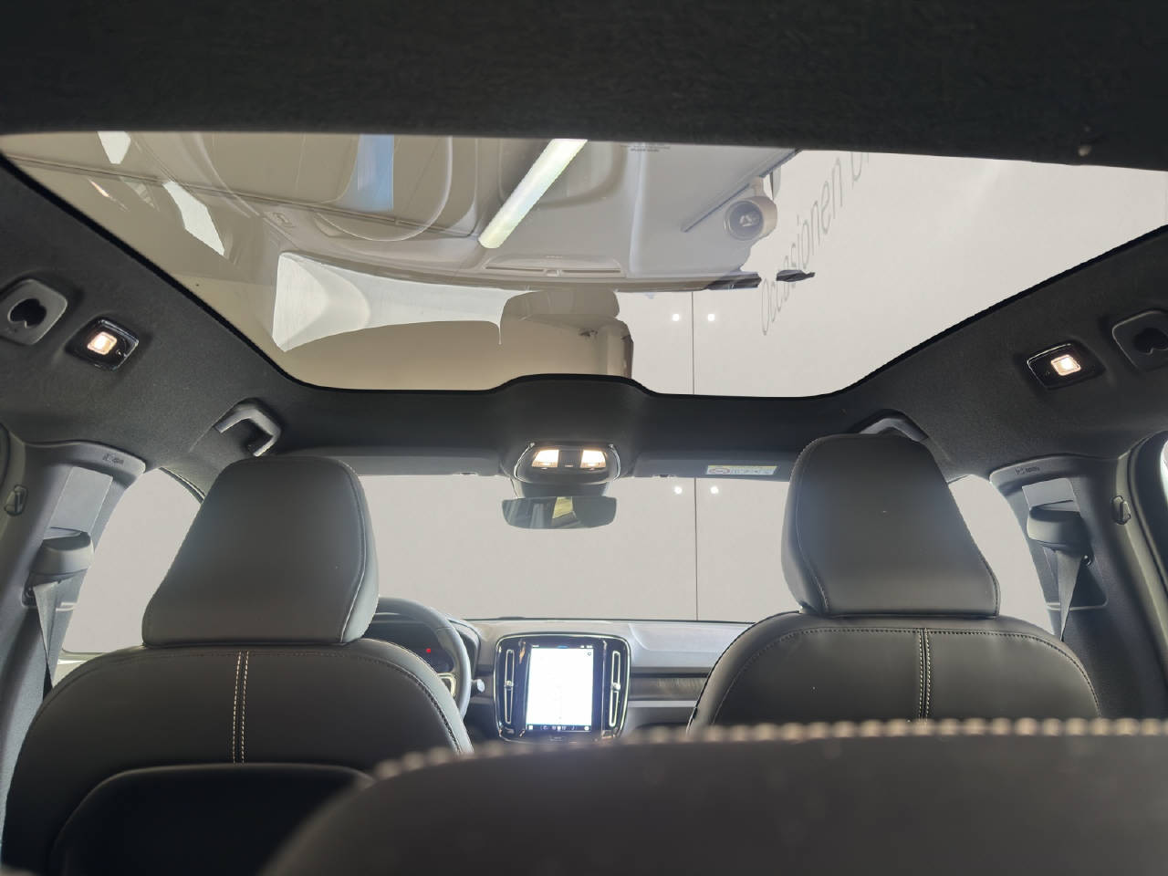 VOLVO C40 P8 Twin Recharge AWD-image-7