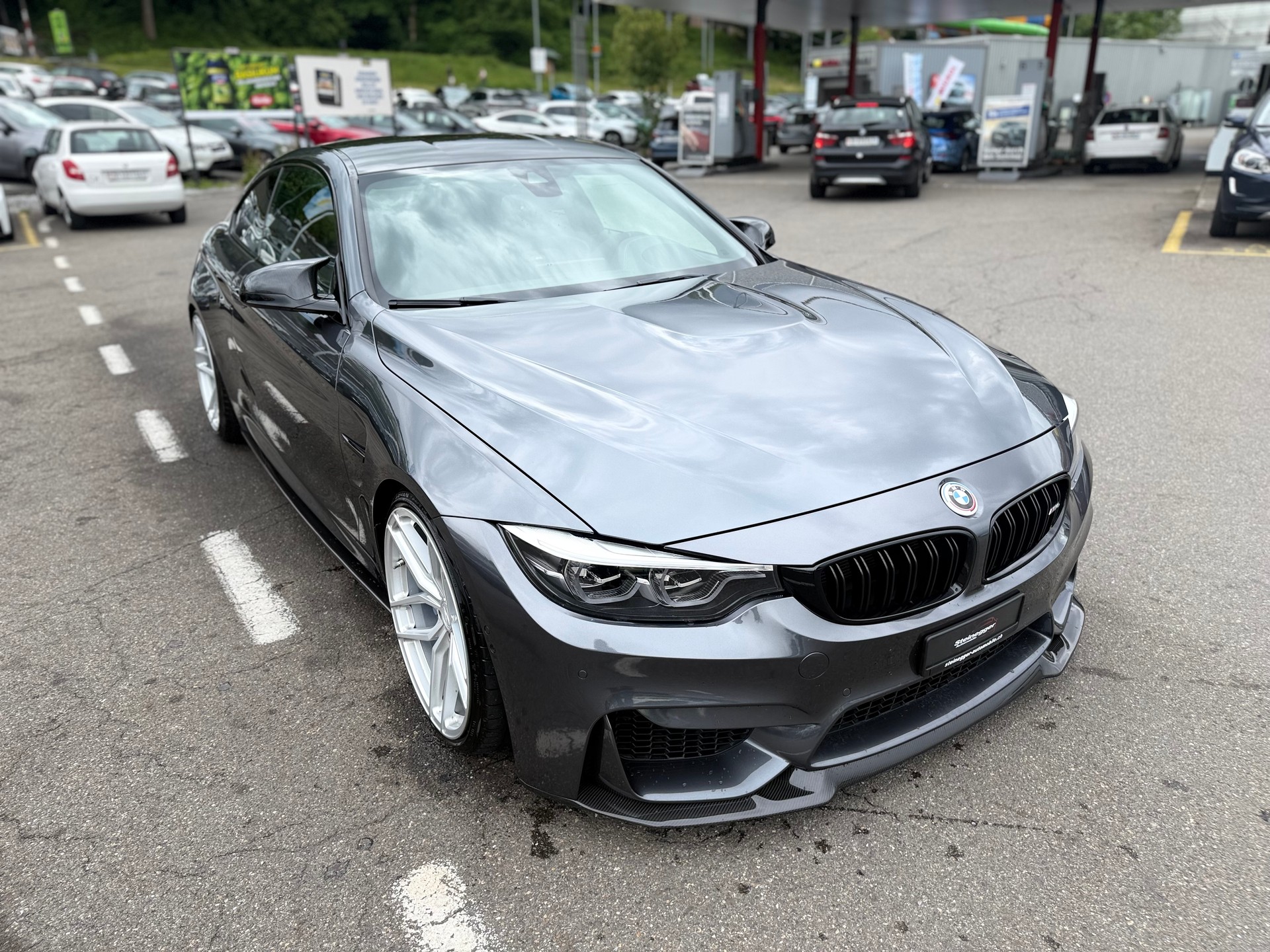BMW M4 Coupé Competition DKG ° Grail Auspuffanlage ° Carbon Anbauteile ° Z-Performance °
