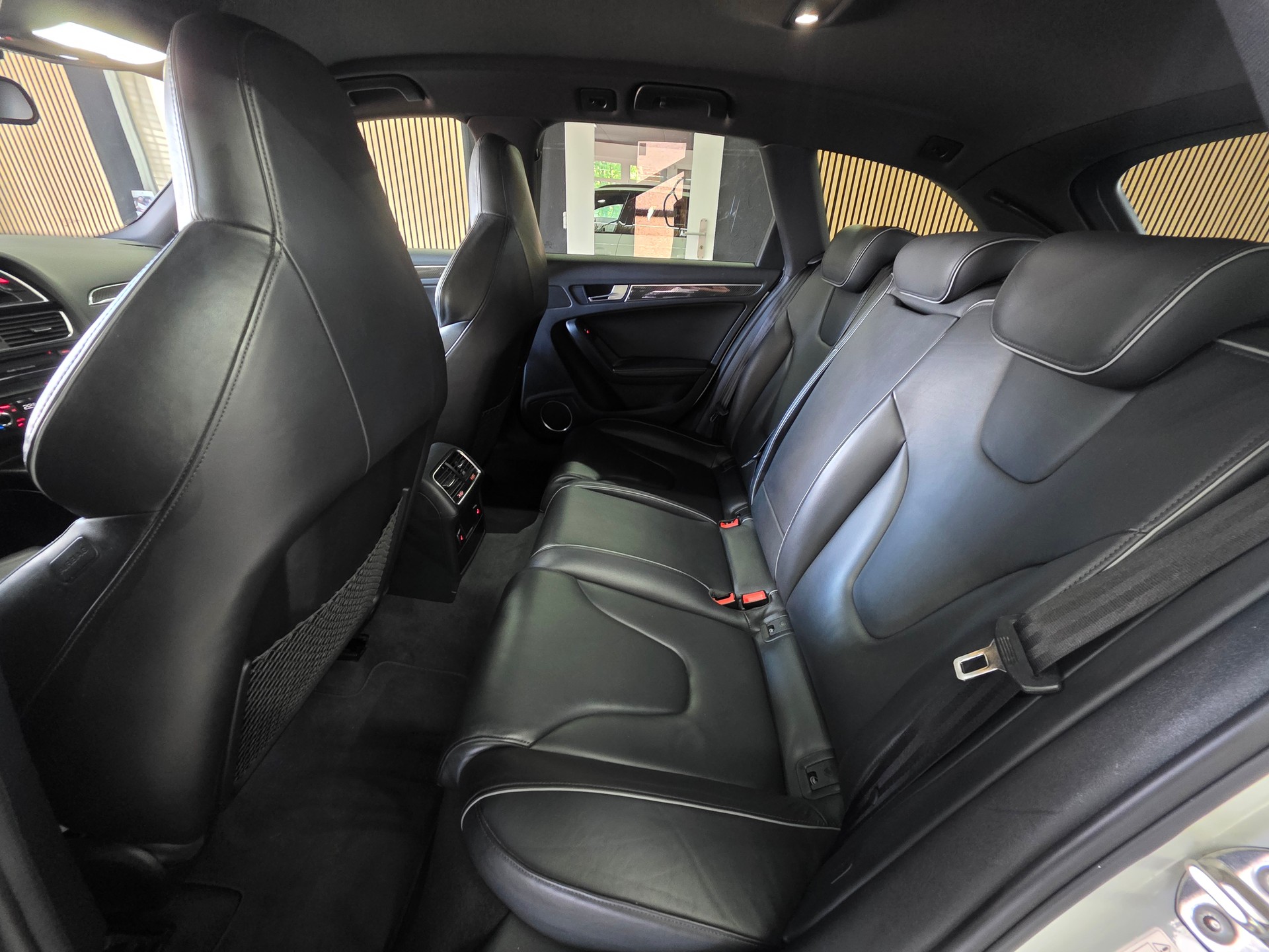 AUDI RS4 Avant 4.2 FSI V8 quattro S-tronic MTM-image-14