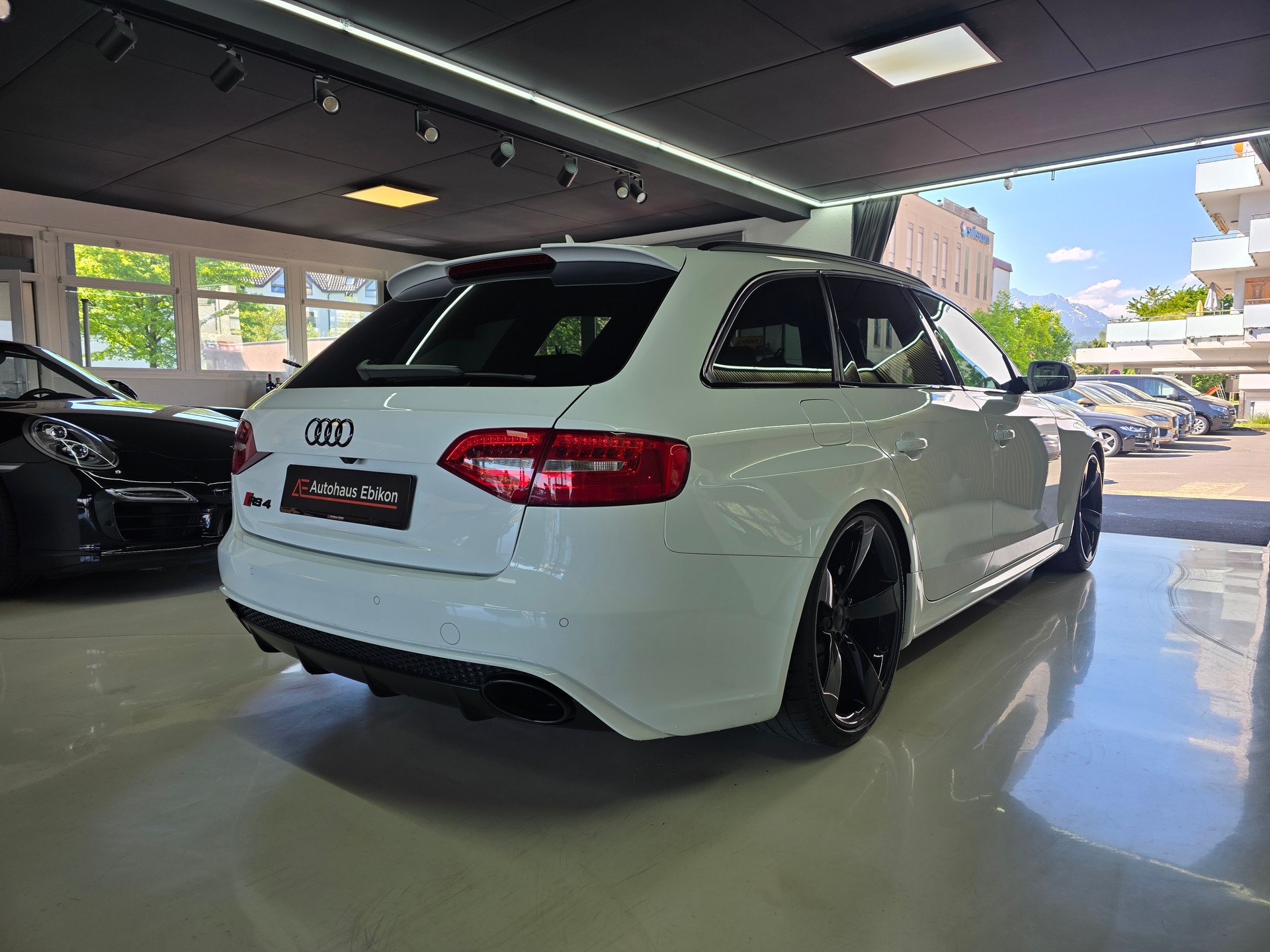 AUDI RS4 Avant 4.2 FSI V8 quattro S-tronic MTM-image-6