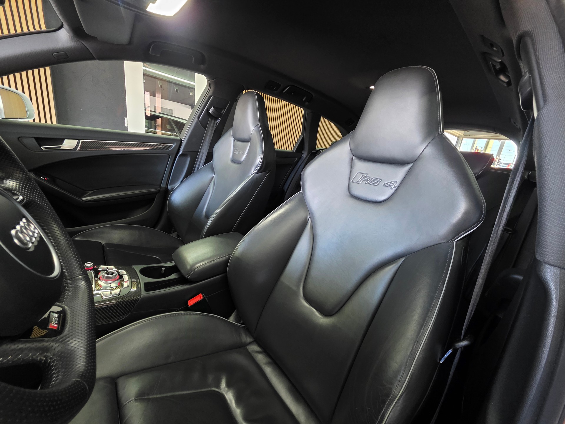 AUDI RS4 Avant 4.2 FSI V8 quattro S-tronic MTM-image-9