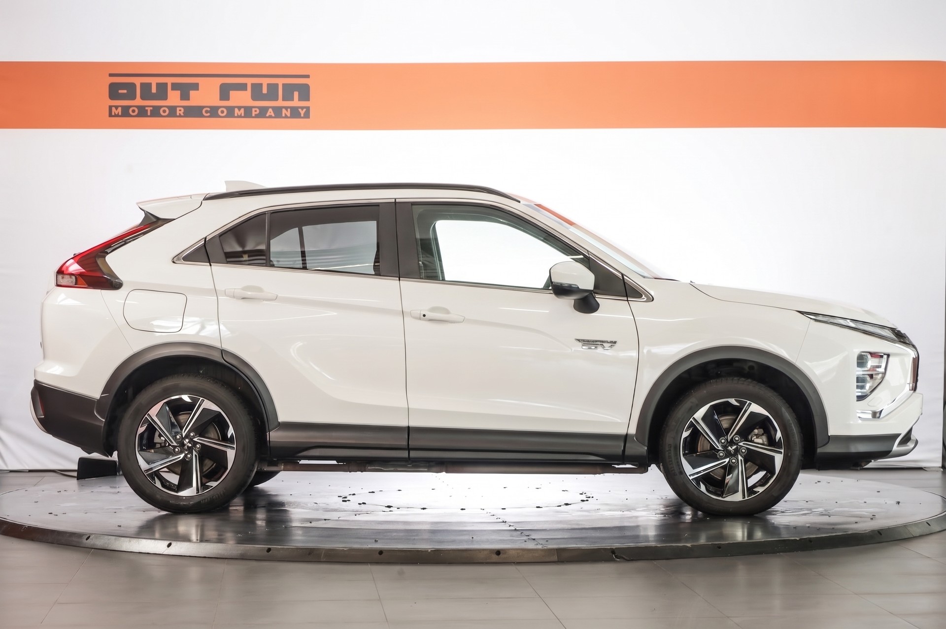 MITSUBISHI Eclipse Cross 2.4 PHEV Instyle+ 4WD-showroom-element-2