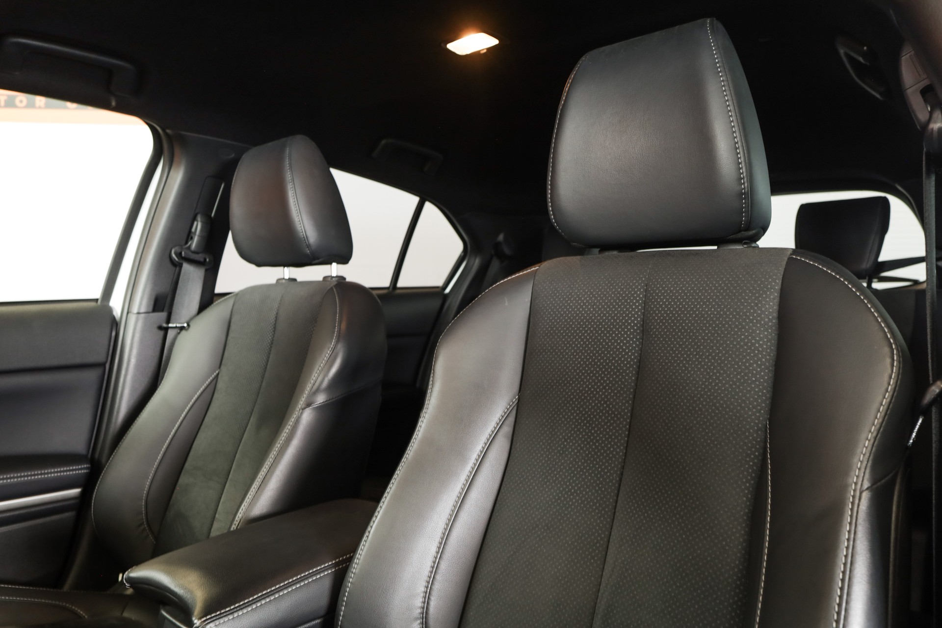 MITSUBISHI Eclipse Cross 2.4 PHEV Instyle+ 4WD-image-7