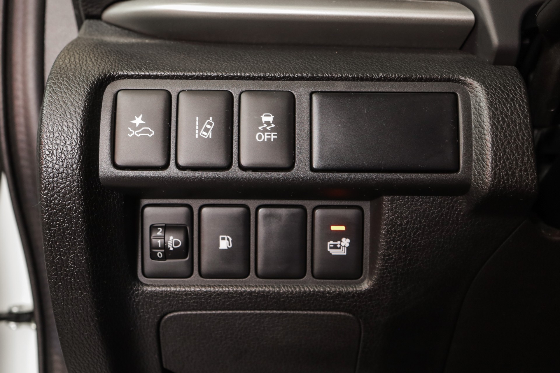 MITSUBISHI Eclipse Cross 2.4 PHEV Instyle+ 4WD-image-10