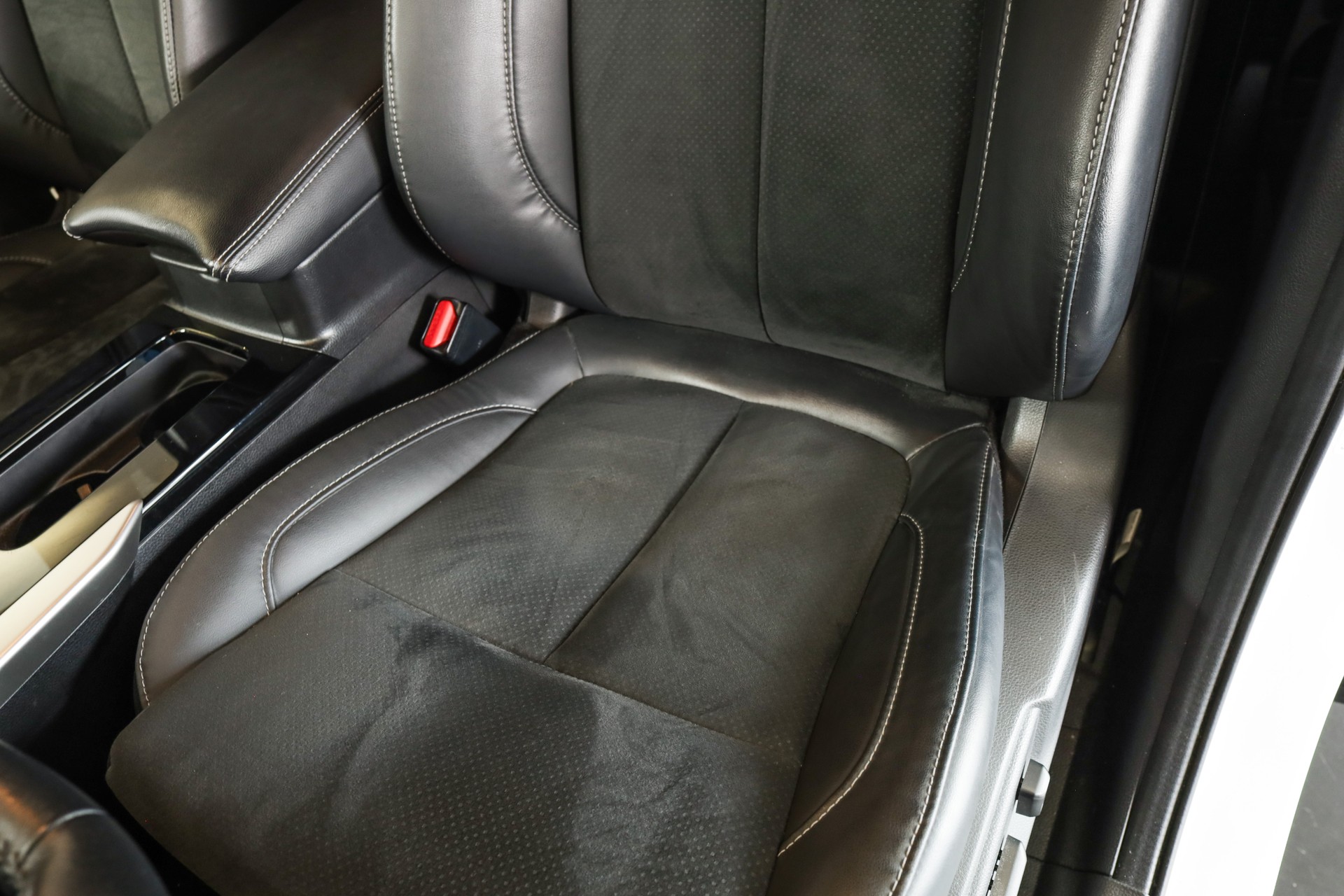 MITSUBISHI Eclipse Cross 2.4 PHEV Instyle+ 4WD-image-18