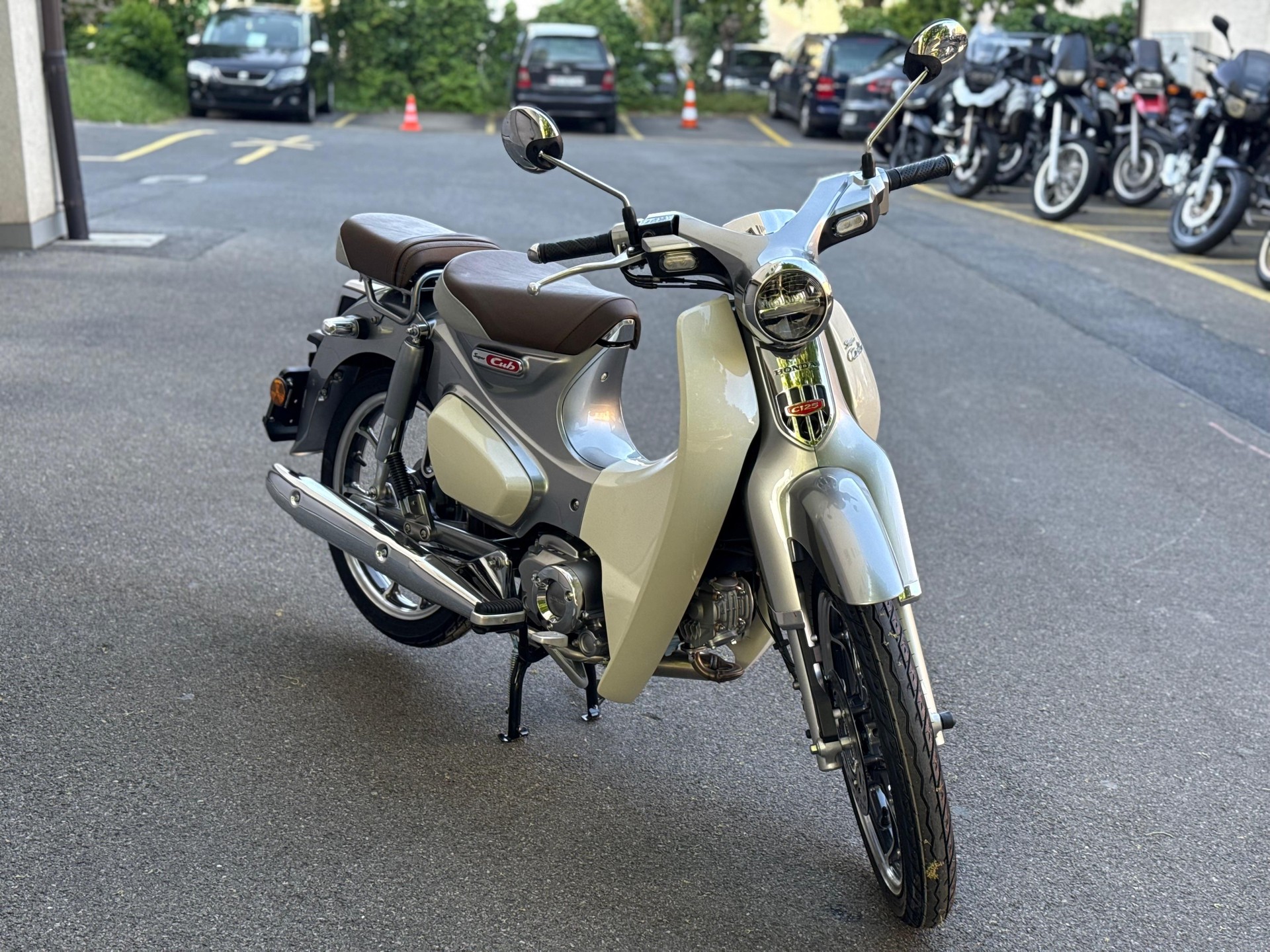 HONDA C 125 Super Cub-image-1
