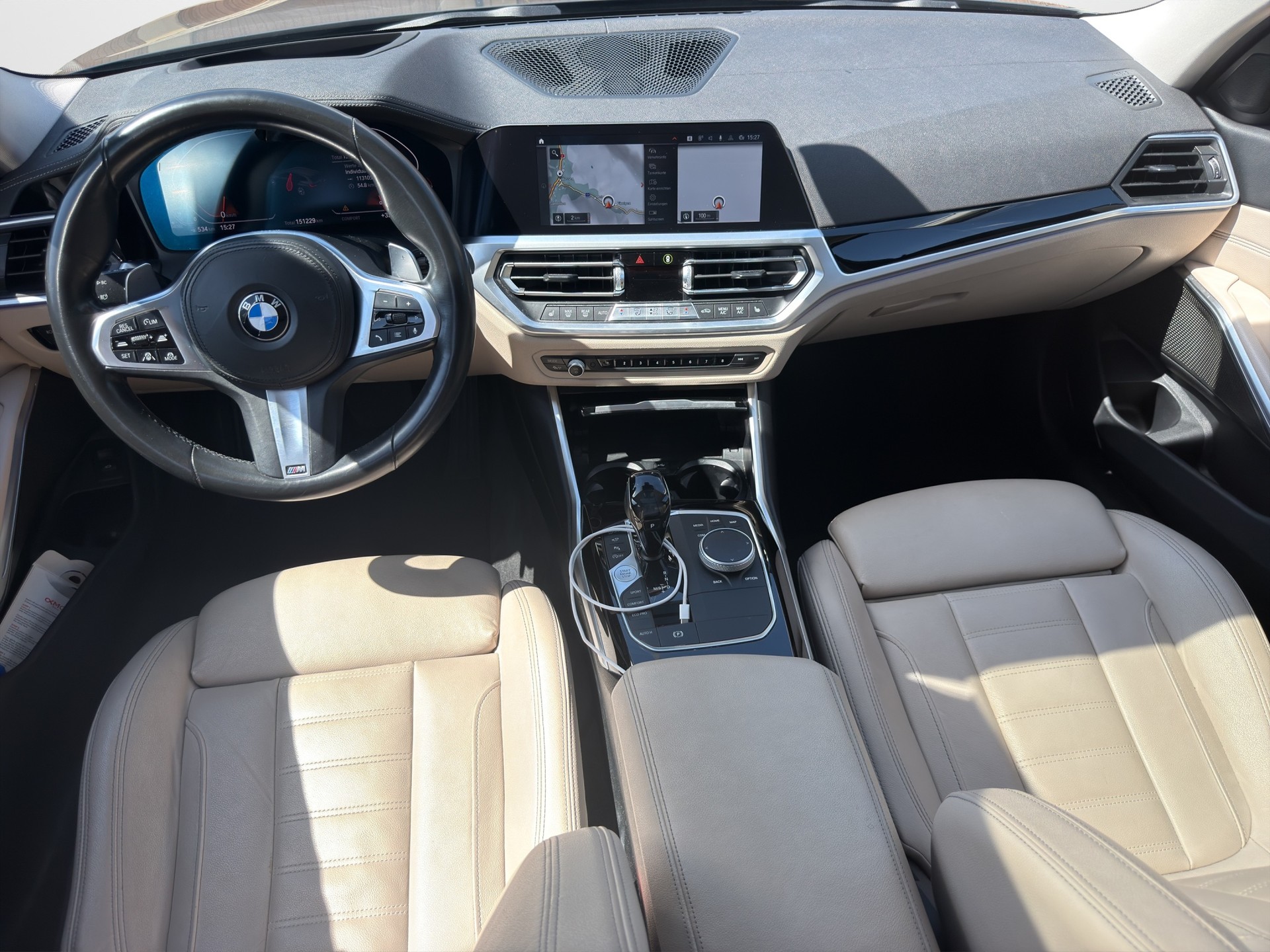 BMW 320d xDrive Touring M Sport Steptronic-image-11