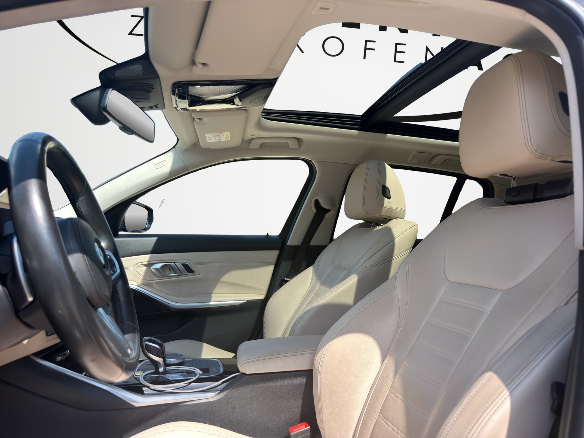 BMW 320d xDrive Touring M Sport Steptronic-image-8