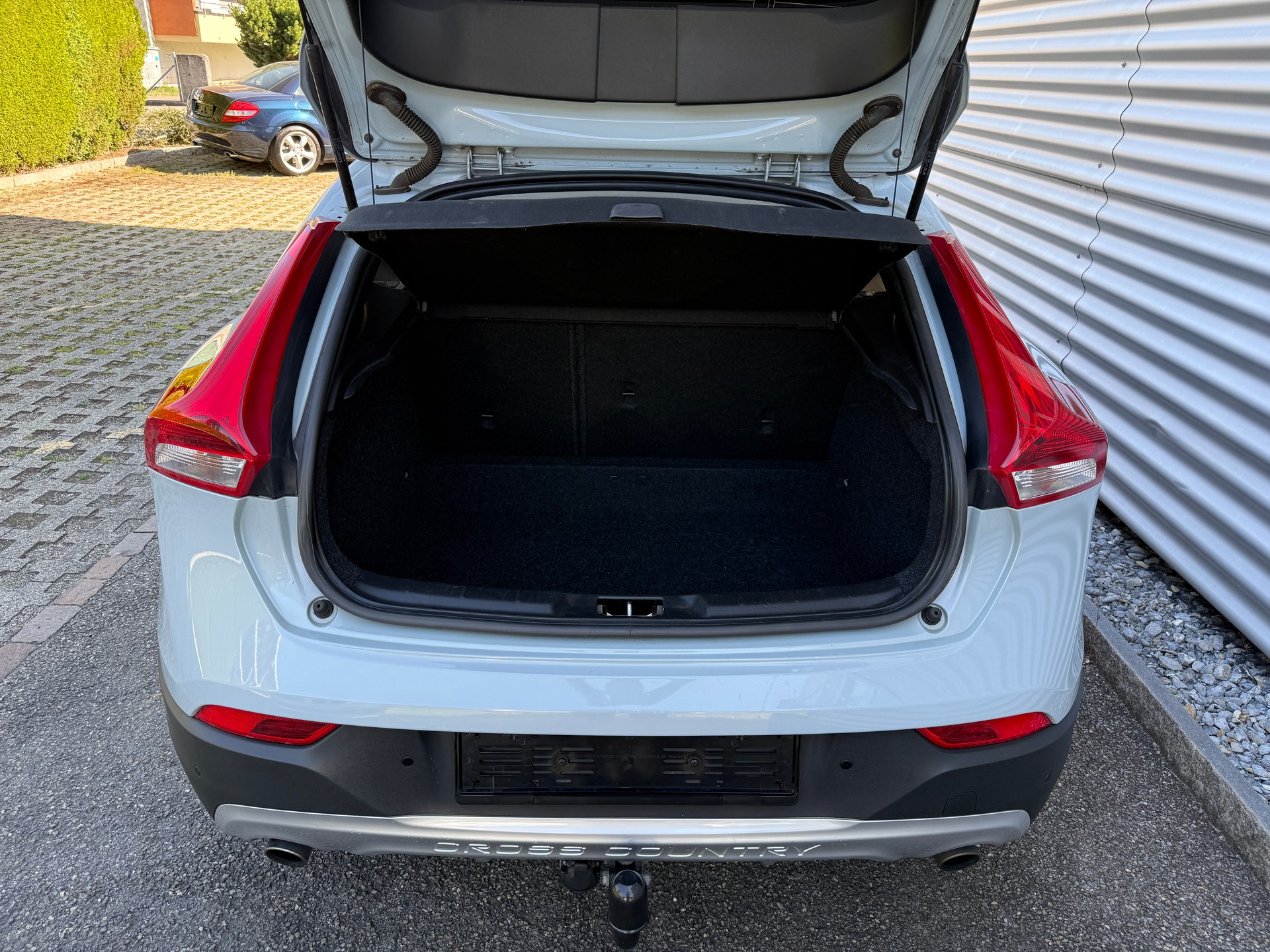 VOLVO V40 Cross Country T5 AWD Summum Geartronic-image-6